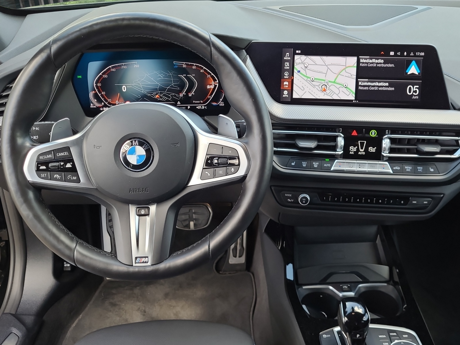 BMW 120d xDrive Pure M Sport-image-9