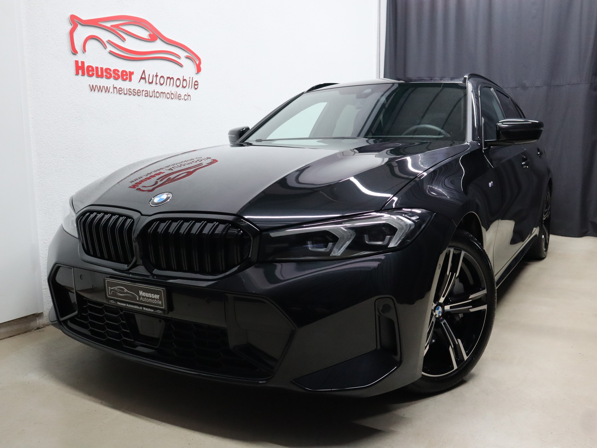 BMW 330i Touring xDrive Steptronic M Sport - Live Cockpit - Navi - Kamera - 245 PS-image-0