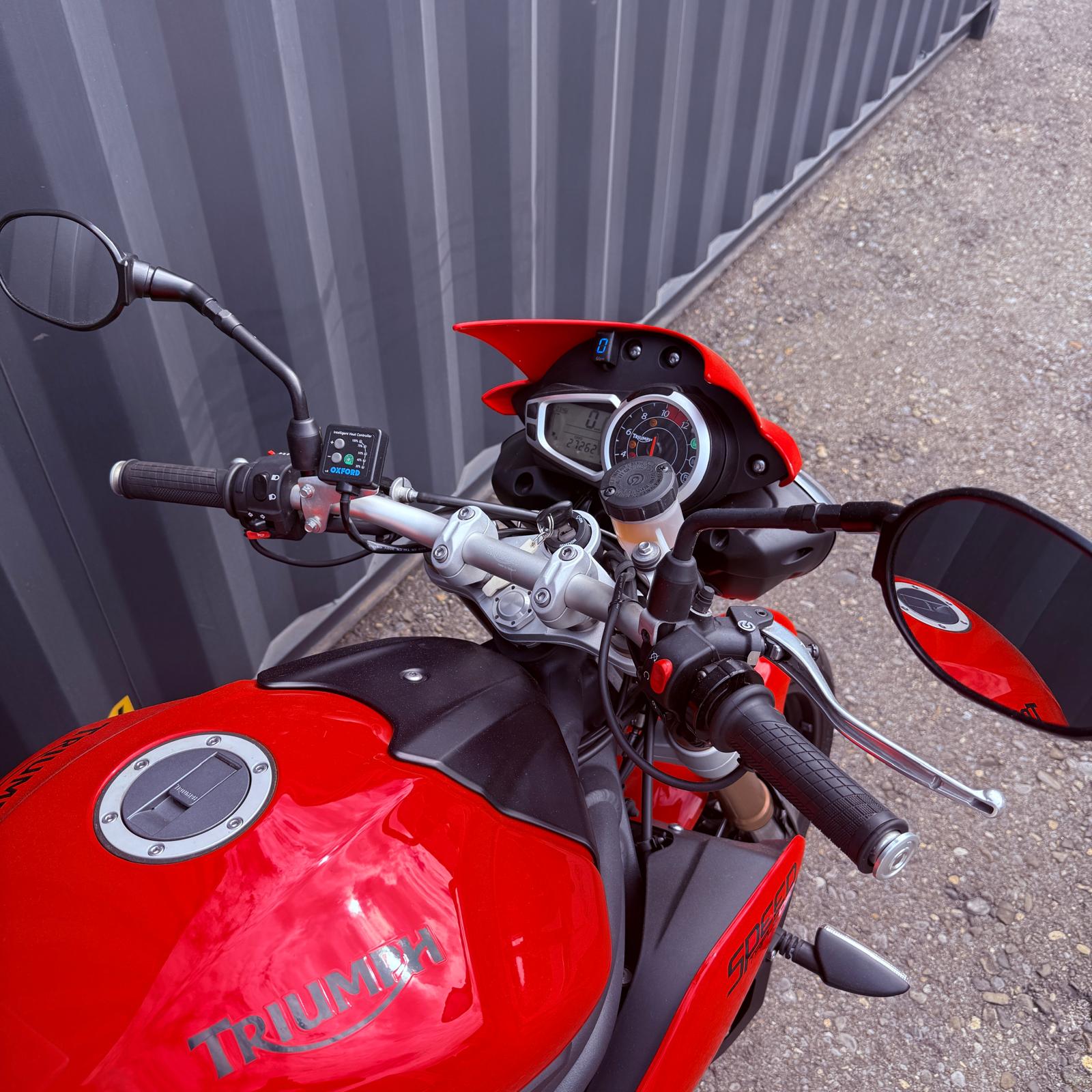 TRIUMPH Speed Triple 1050 ABS-image-9