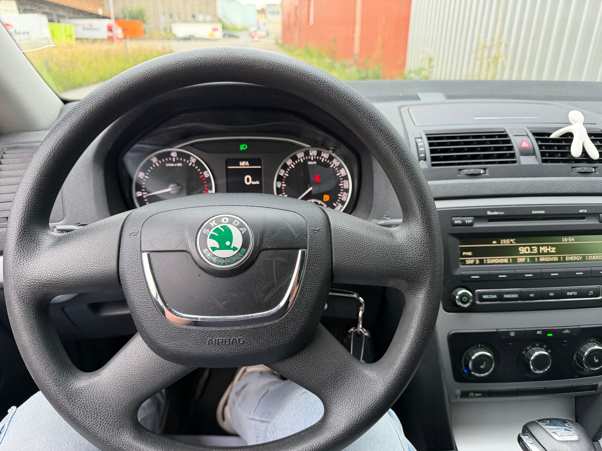 SKODA Octavia Combi 1.8 TSI Elegance DSG-image-11