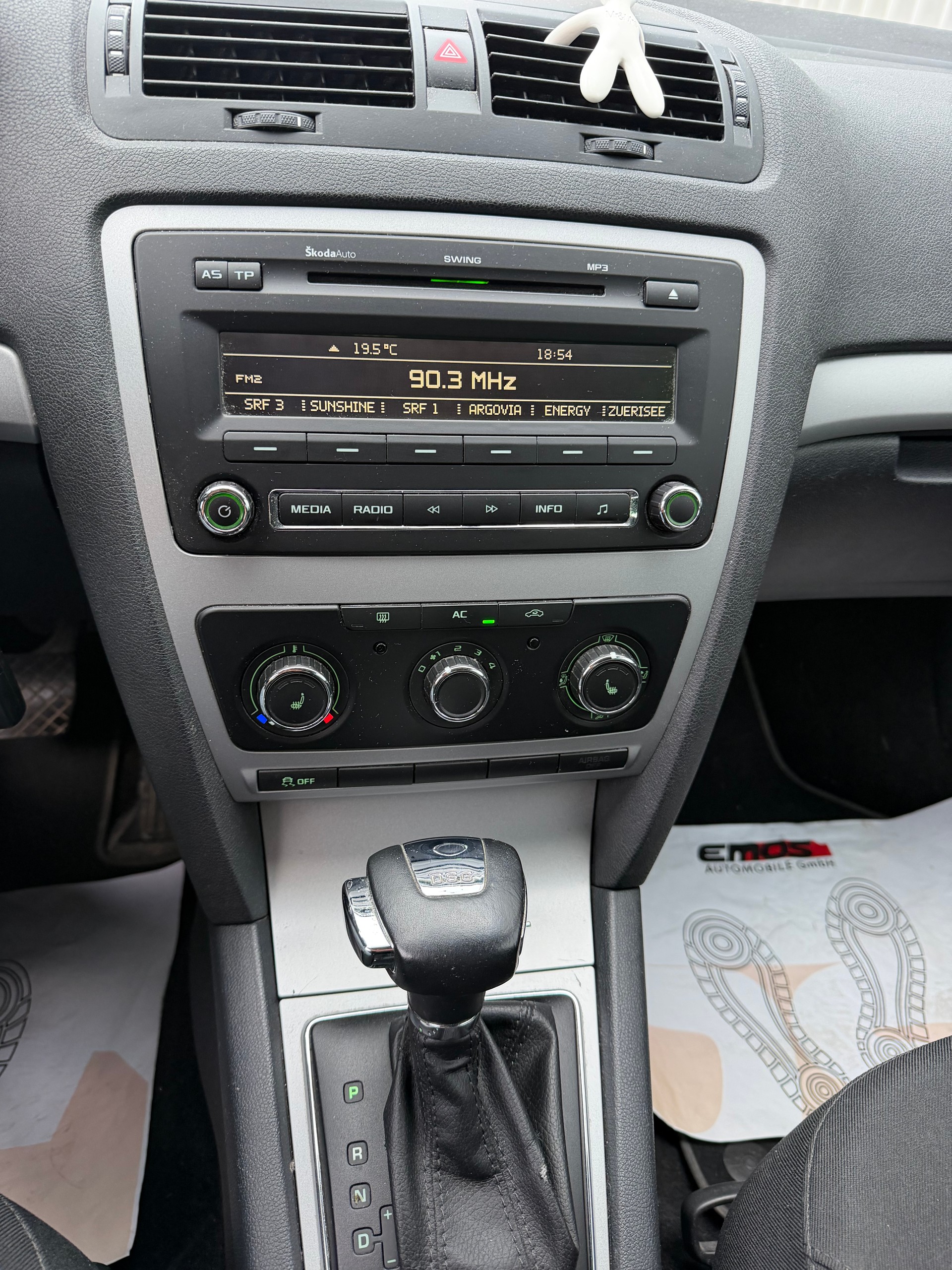 SKODA Octavia Combi 1.8 TSI Elegance DSG-image-10