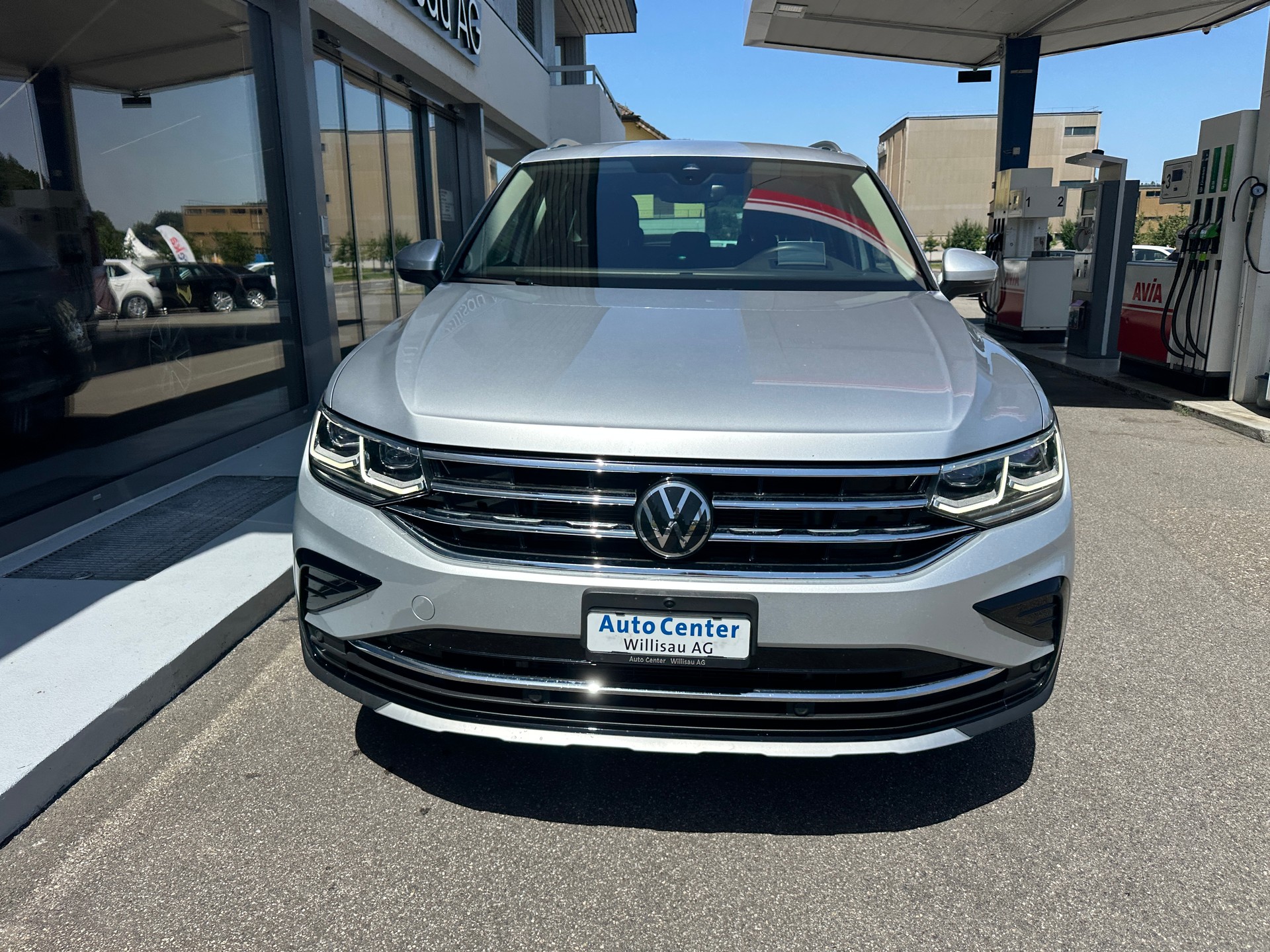 VW Tiguan 2.0 TDI SCR Elegance 4Motion DSG-image-3