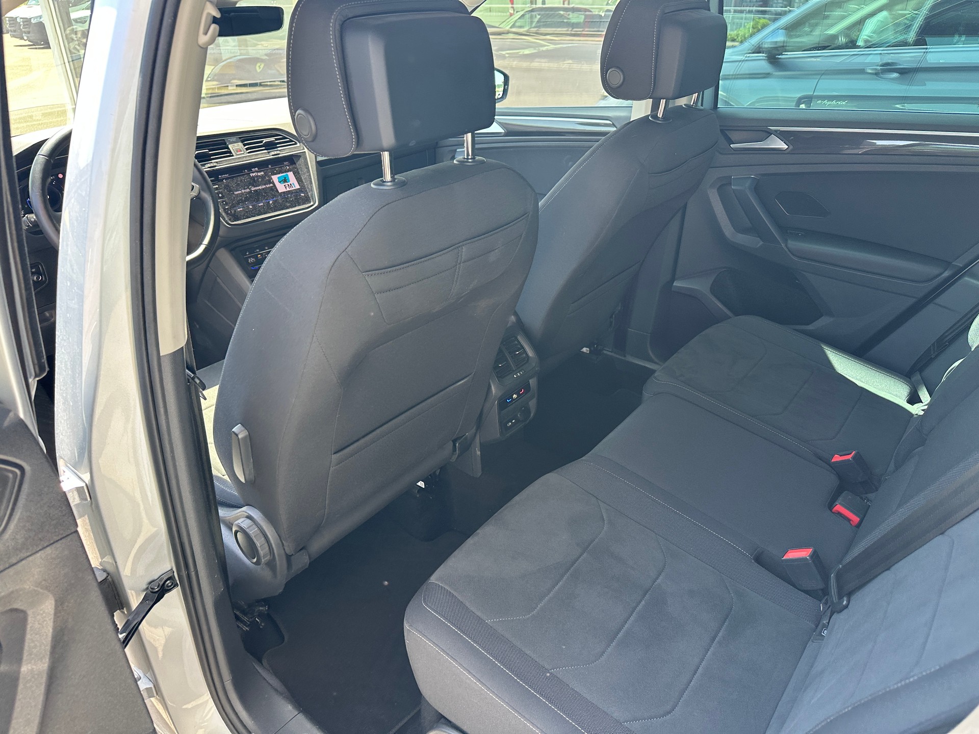 VW Tiguan 2.0 TDI SCR Elegance 4Motion DSG-image-6