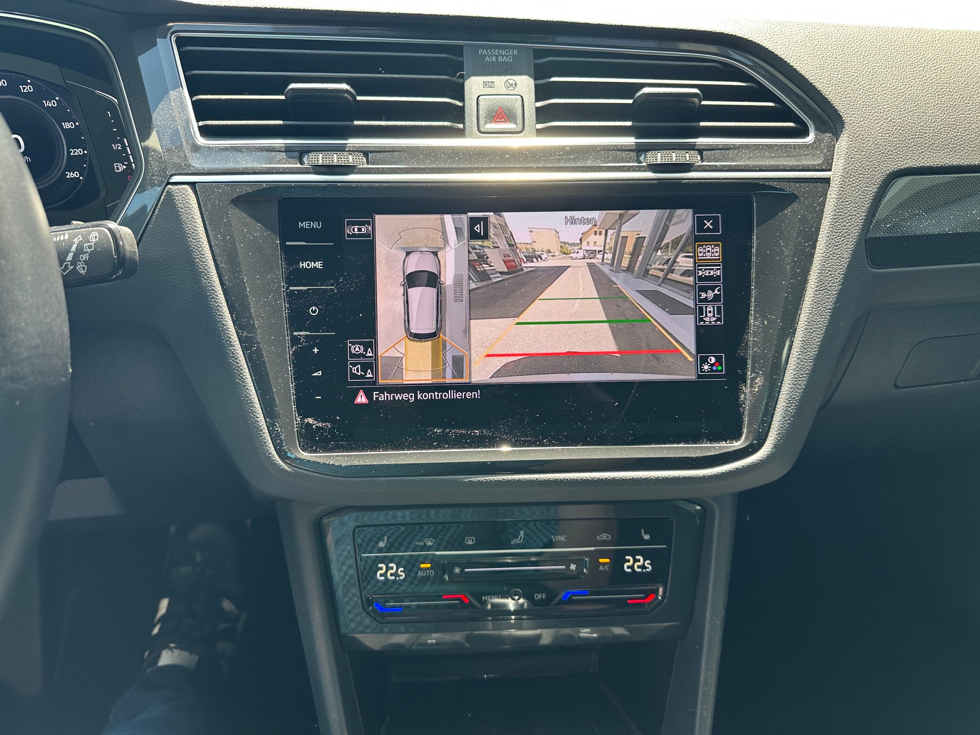 VW Tiguan 2.0 TDI SCR Elegance 4Motion DSG-image-12