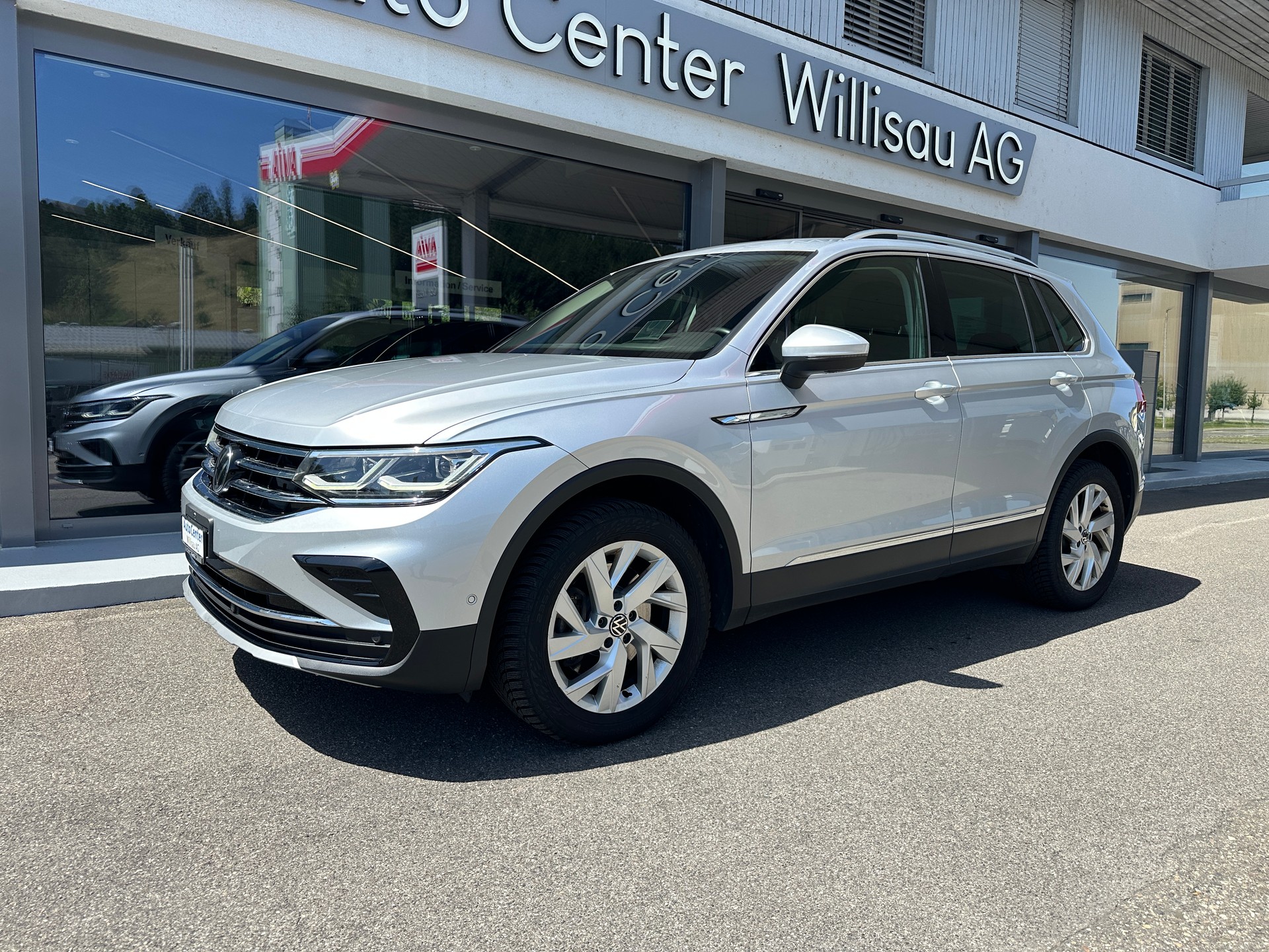 VW Tiguan 2.0 TDI SCR Elegance 4Motion DSG-image-1