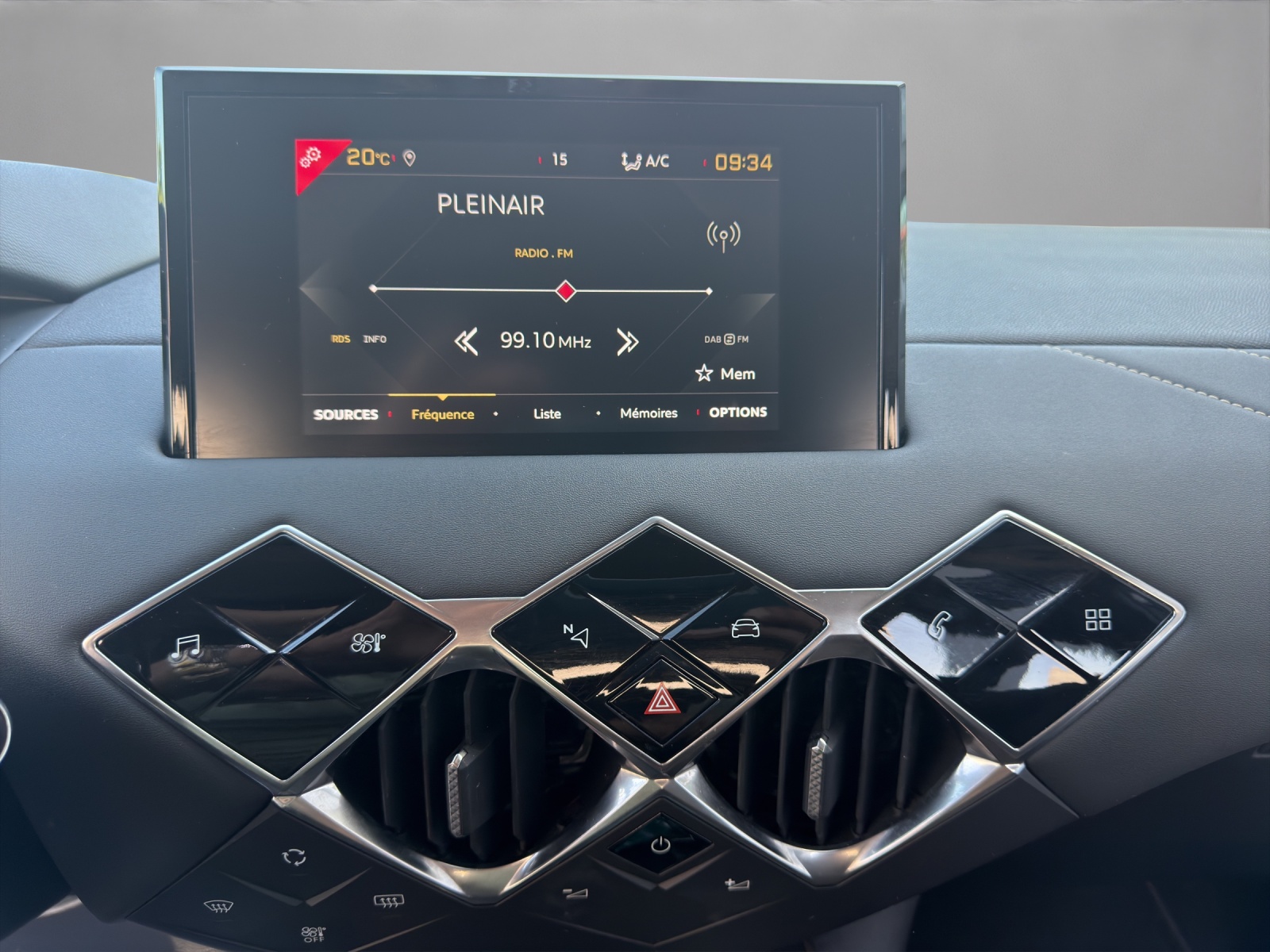 DS AUTOMOBILES DS 3 Crossback 1.2 PureTech Bastille-image-14