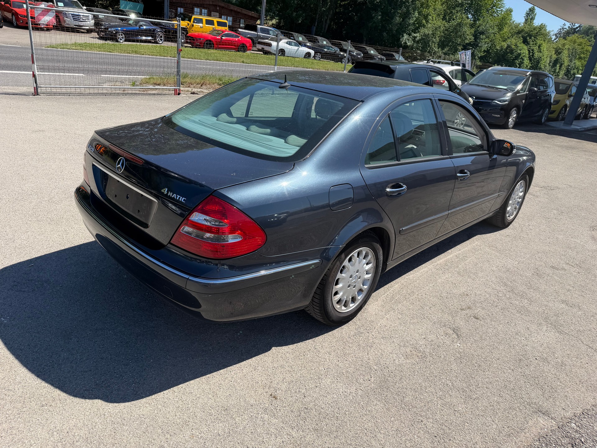 MERCEDES-BENZ E 320 Avantgarde Automatic-image-9
