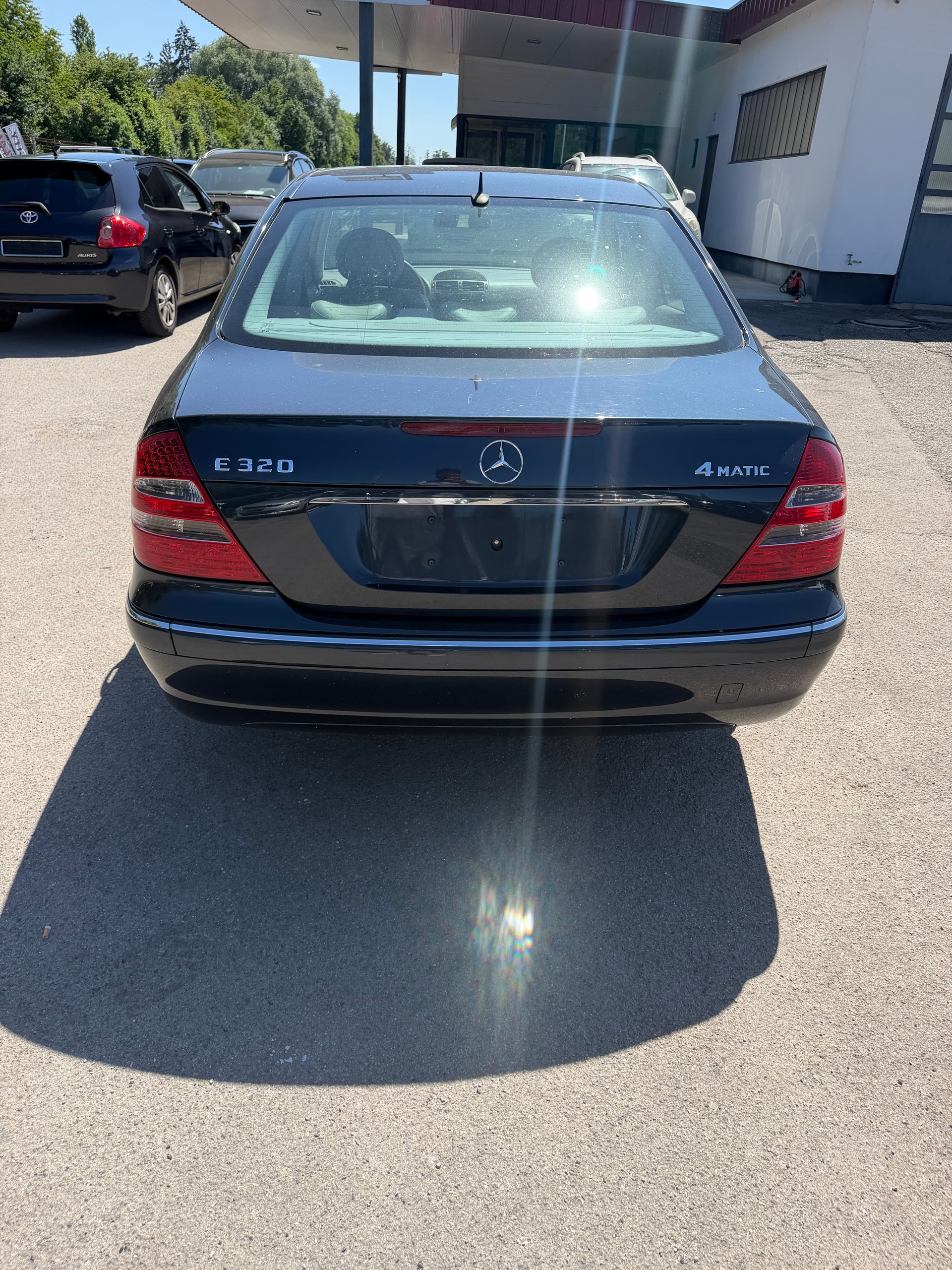 MERCEDES-BENZ E 320 Avantgarde Automatic-image-7