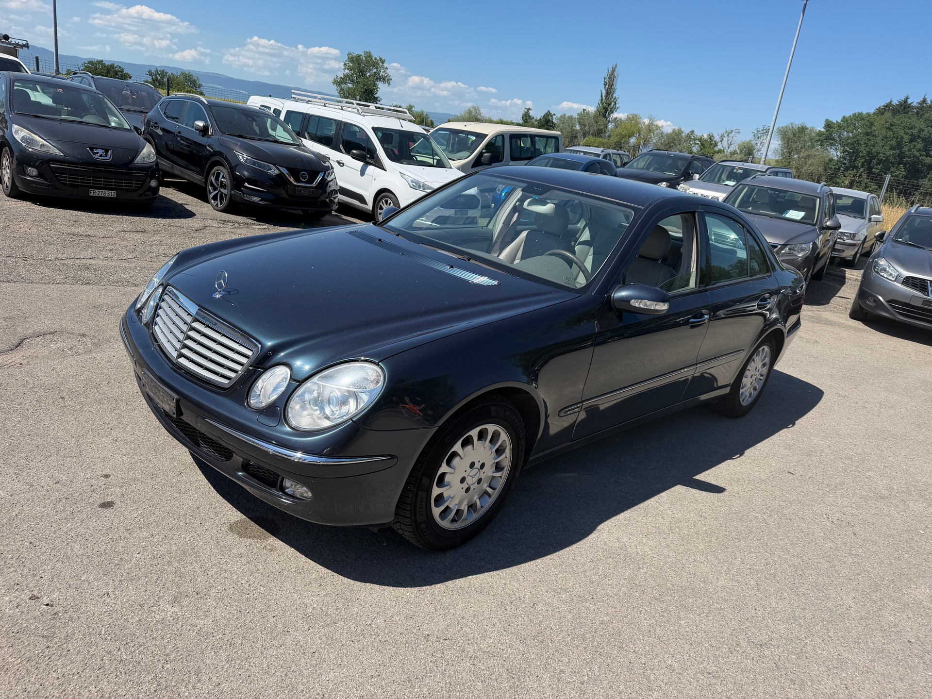MERCEDES-BENZ E 320 Avantgarde Automatic-image-0