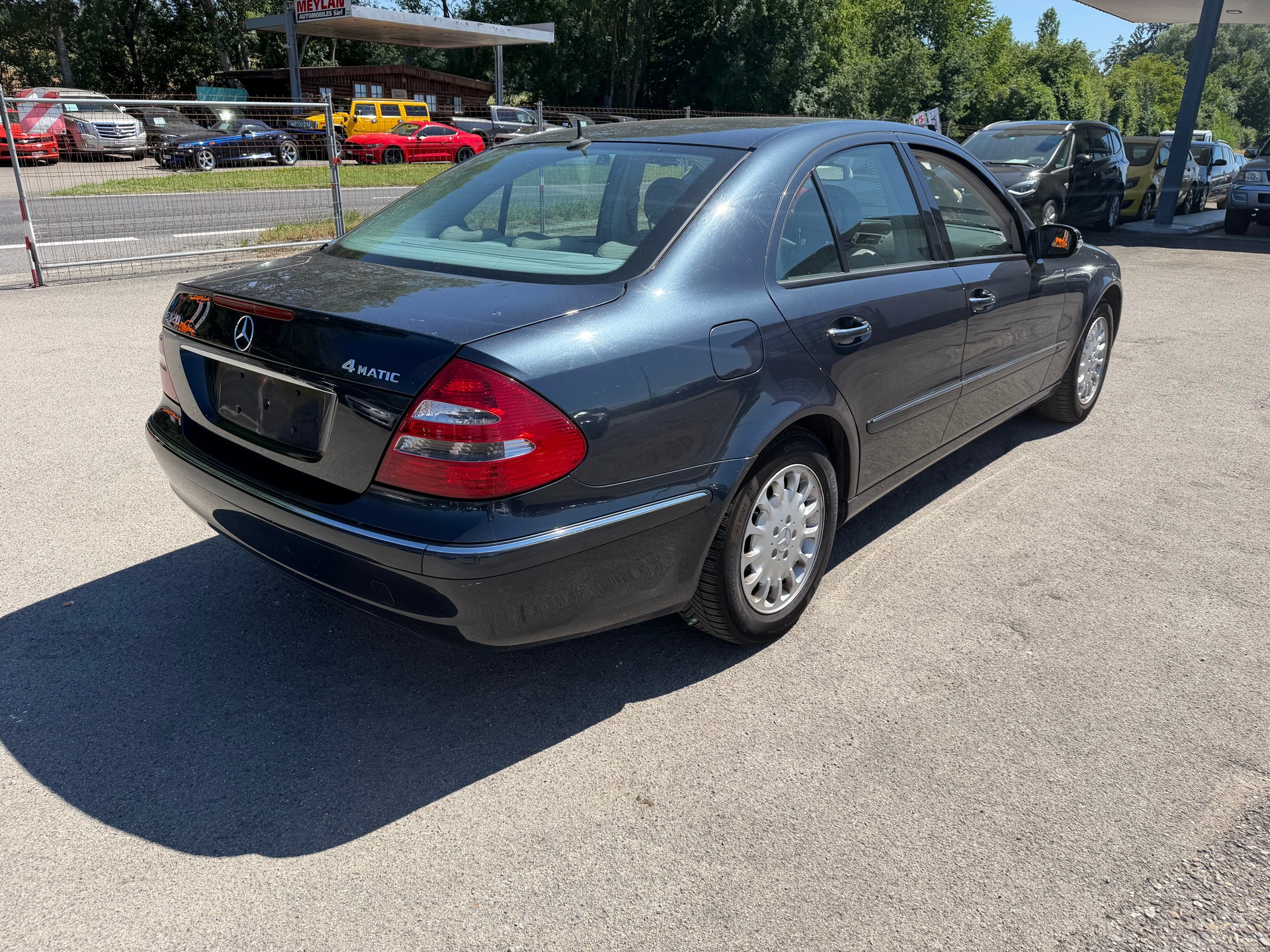 MERCEDES-BENZ E 320 Avantgarde Automatic-image-4