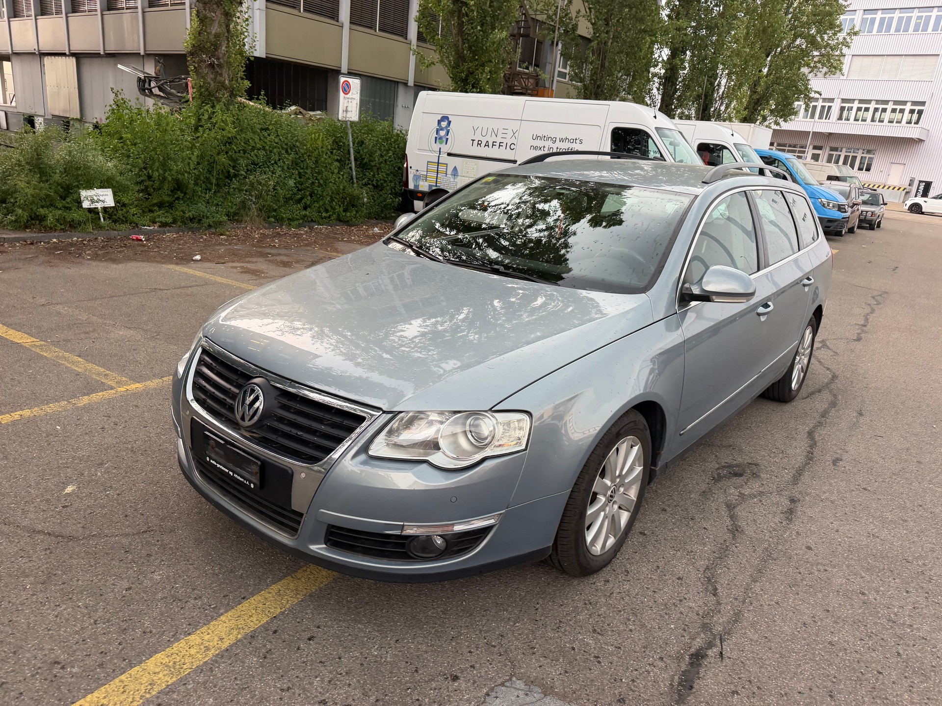 VW Passat Variant 2.0 TDI Advance DSG-image-0