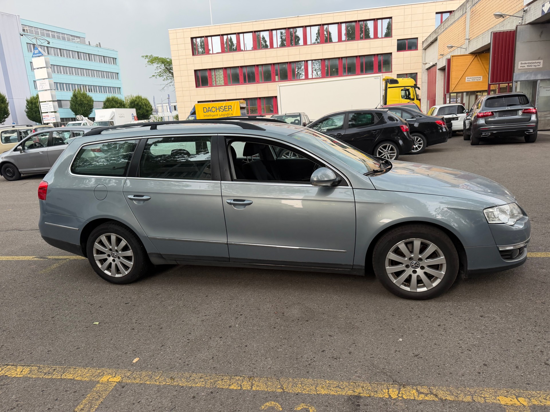VW Passat Variant 2.0 TDI Advance DSG-image-4