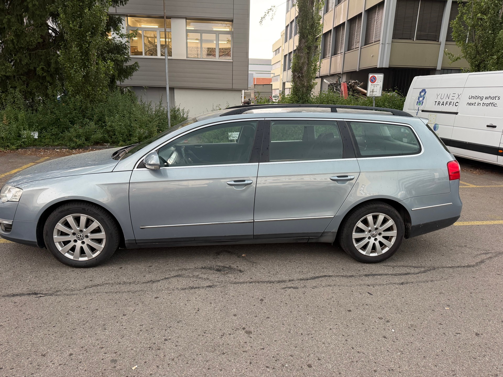 VW Passat Variant 2.0 TDI Advance DSG-image-3