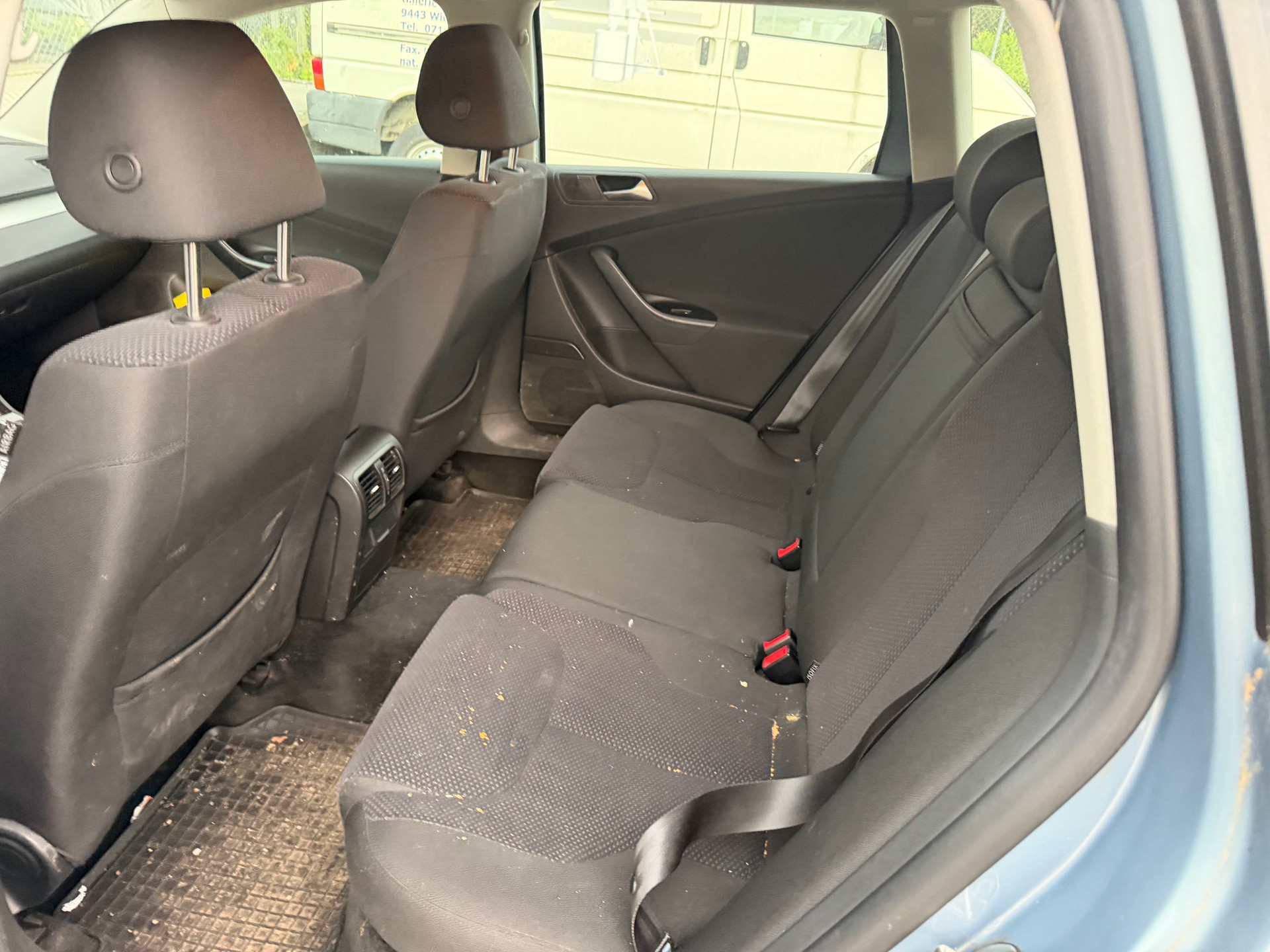 VW Passat Variant 2.0 TDI Advance DSG-image-12
