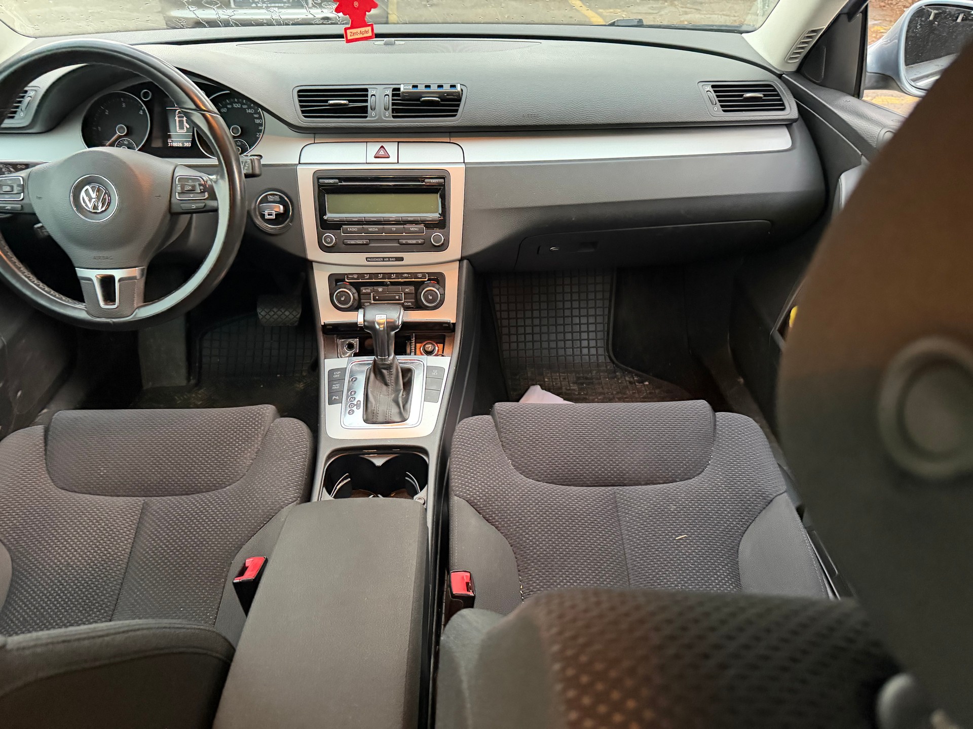 VW Passat Variant 2.0 TDI Advance DSG-image-8