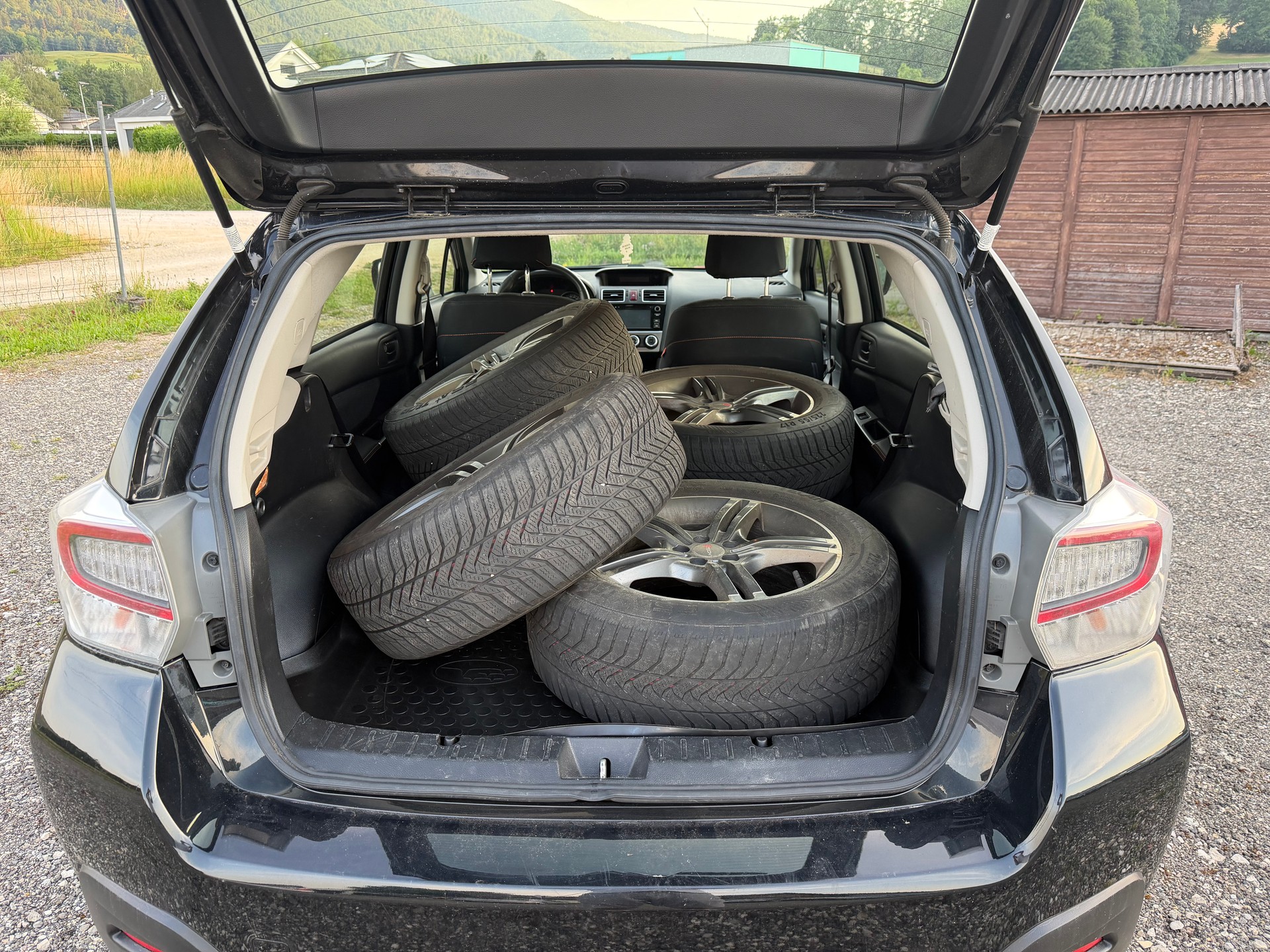 SUBARU XV 1.6 Swiss Two-image-9
