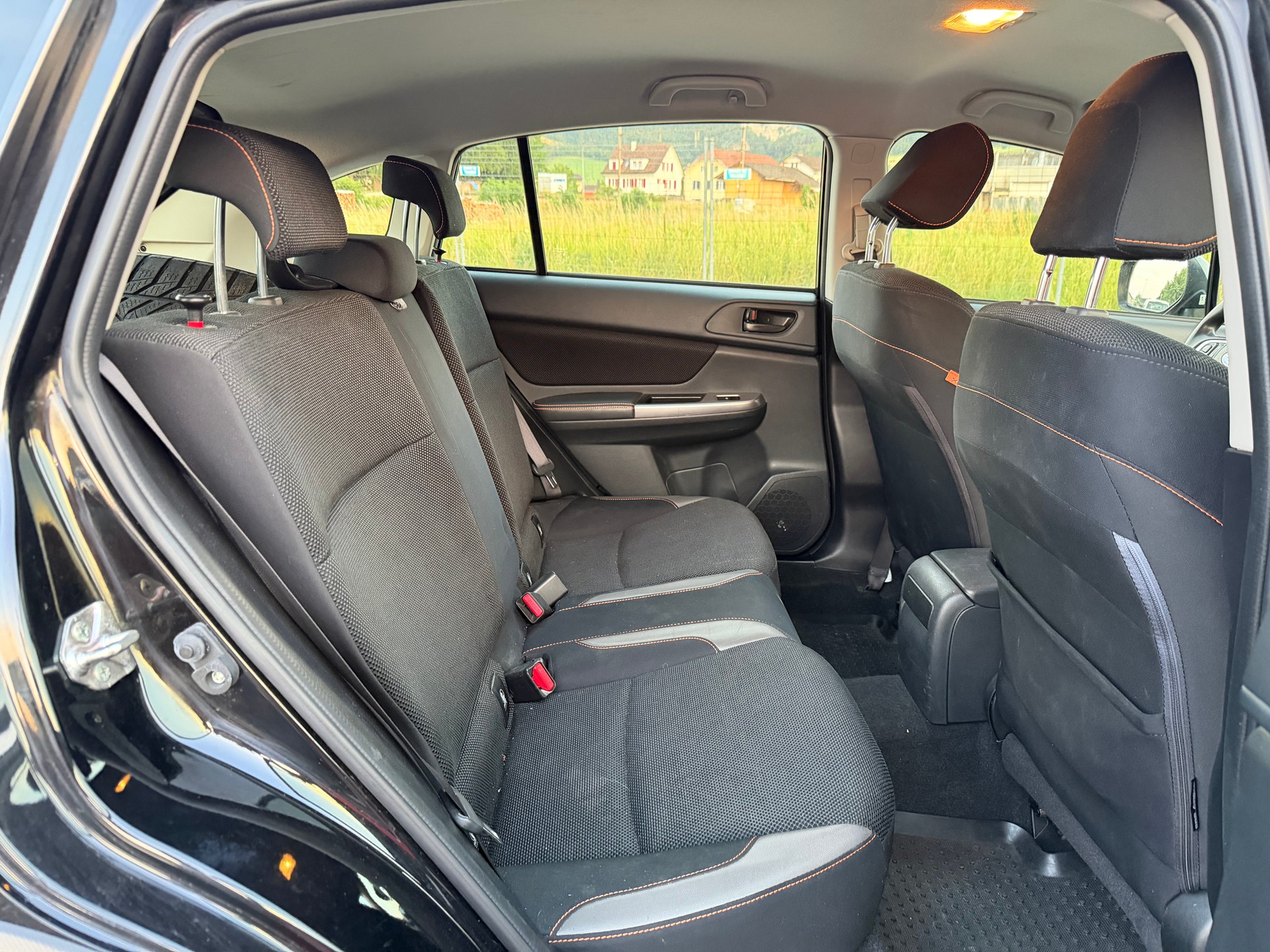 SUBARU XV 1.6 Swiss Two-image-7
