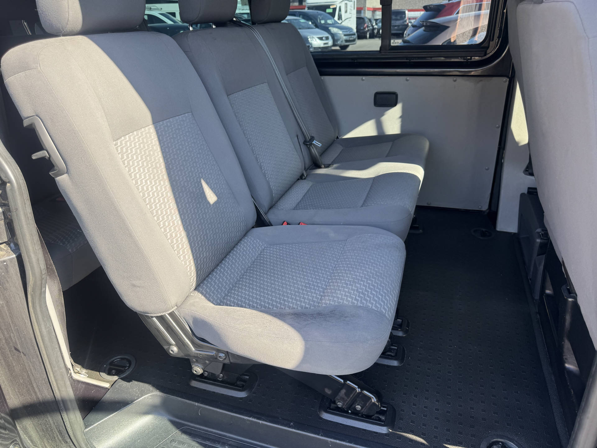 VW T5 Kombi 3400 2.0 TDI 140 Langversion-image-12