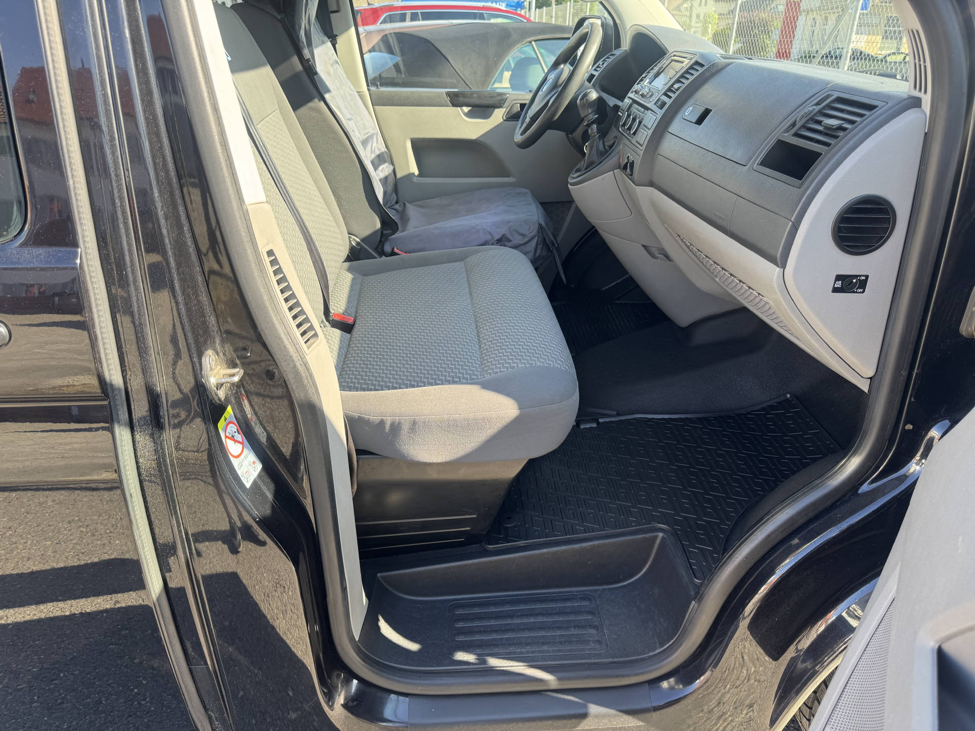 VW T5 Kombi 3400 2.0 TDI 140 Langversion-image-11