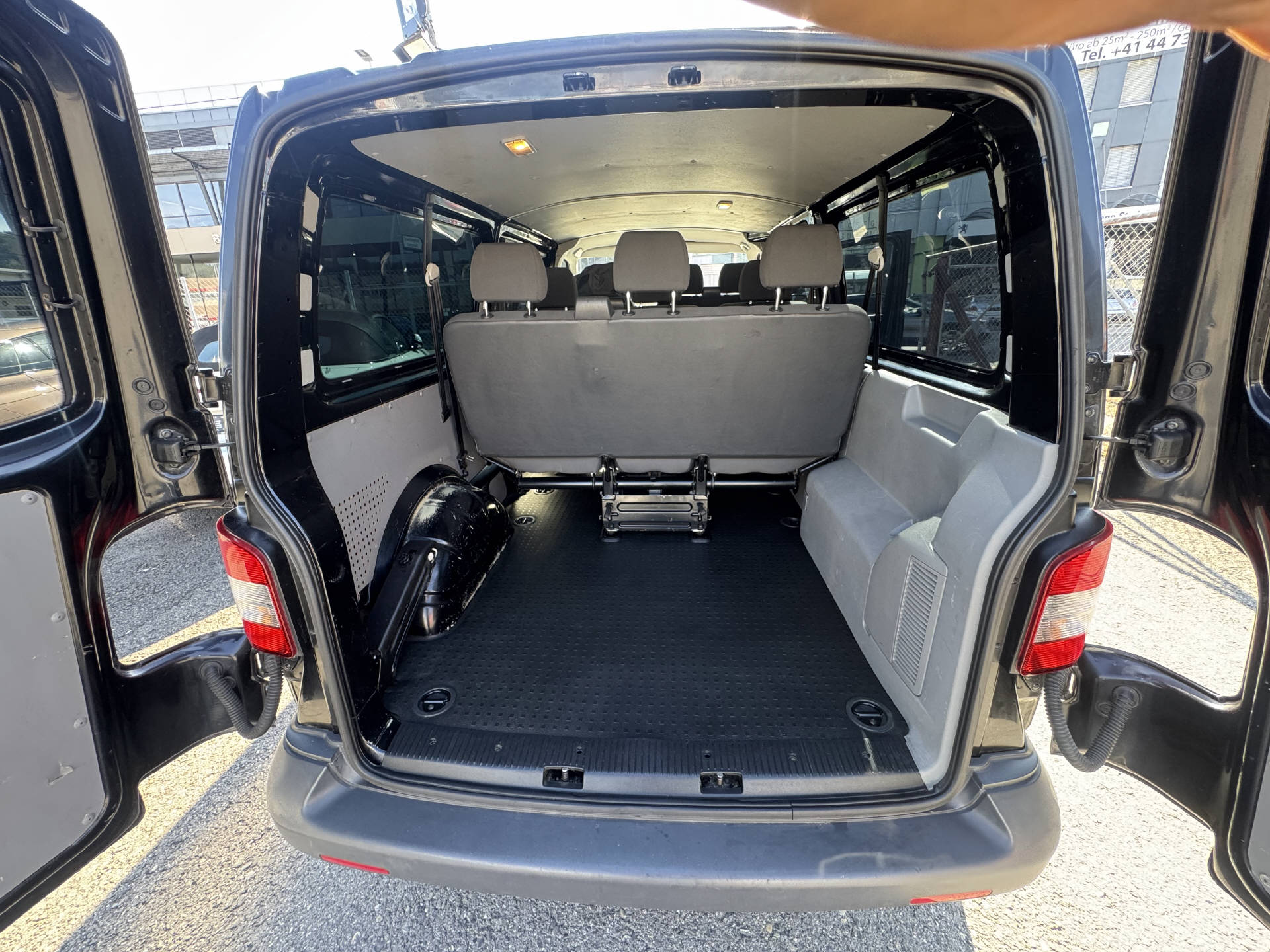 VW T5 Kombi 3400 2.0 TDI 140 Langversion-image-13