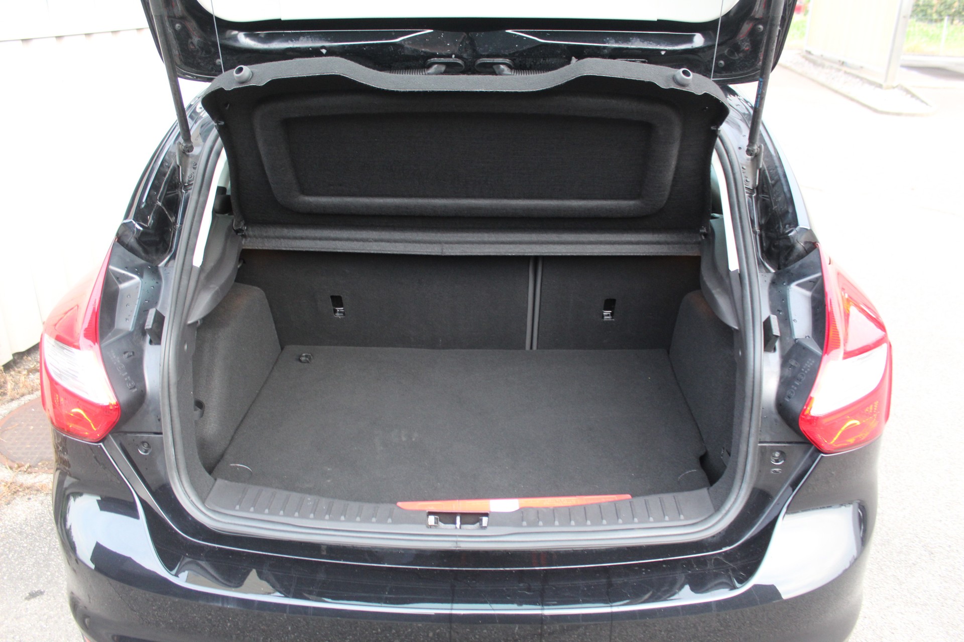 FORD Focus 1.6i VCT Titanium-image-15