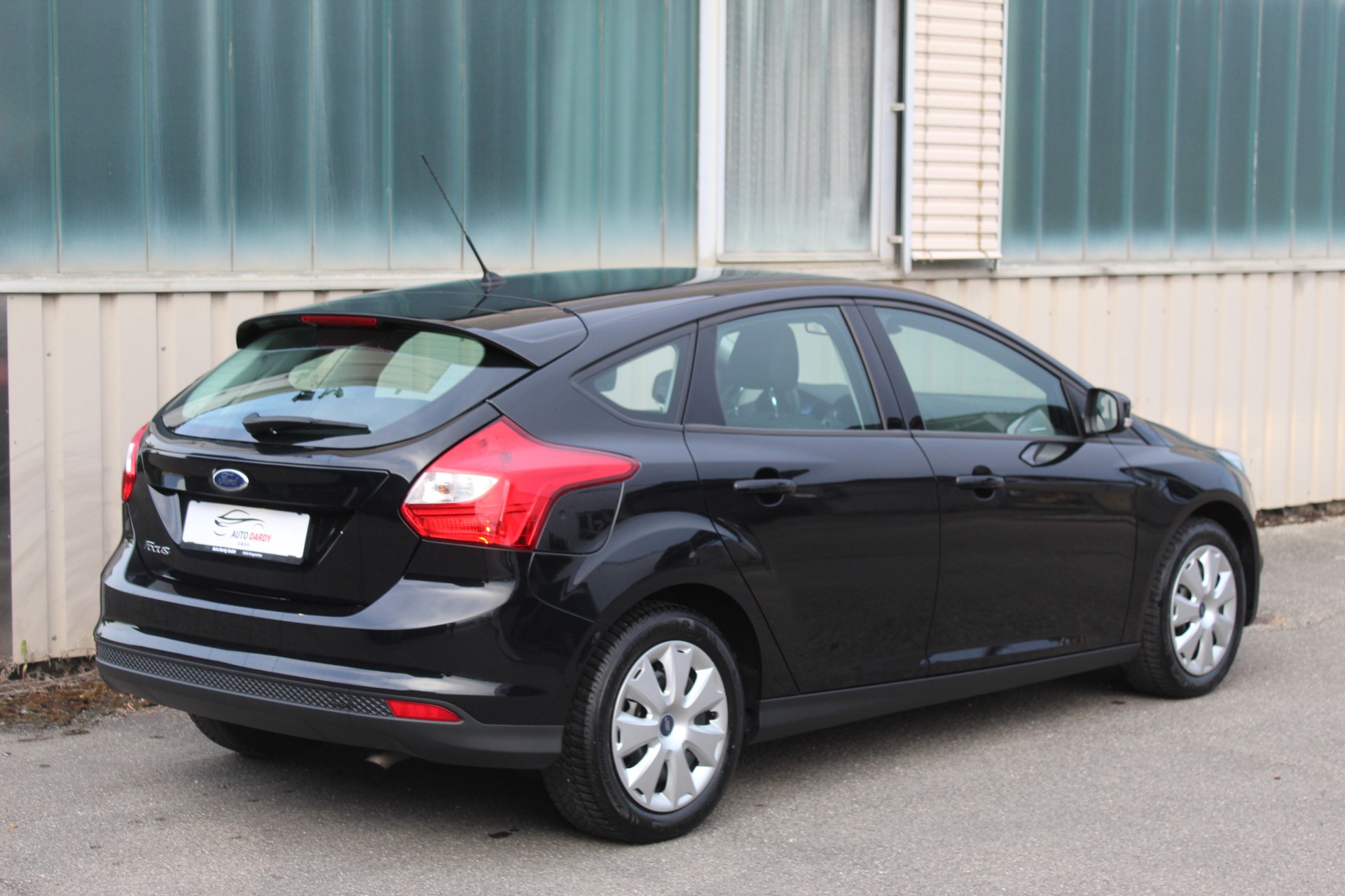 FORD Focus 1.6i VCT Titanium-image-2