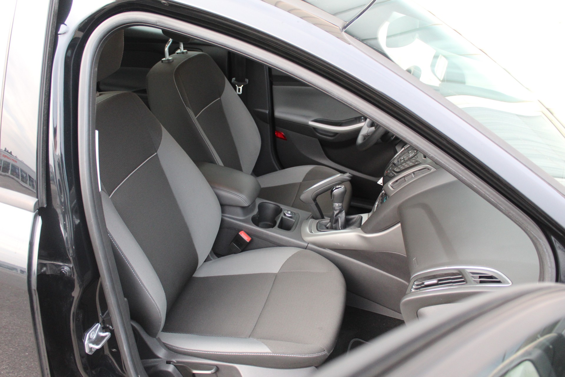 FORD Focus 1.6i VCT Titanium-image-10
