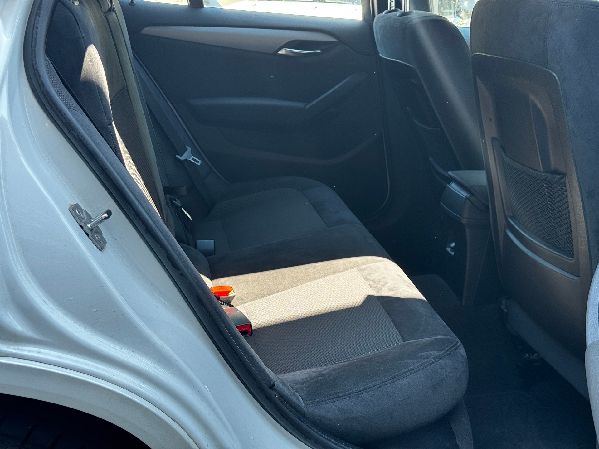 BMW X1 xDrive 18d Sport Line-image-8