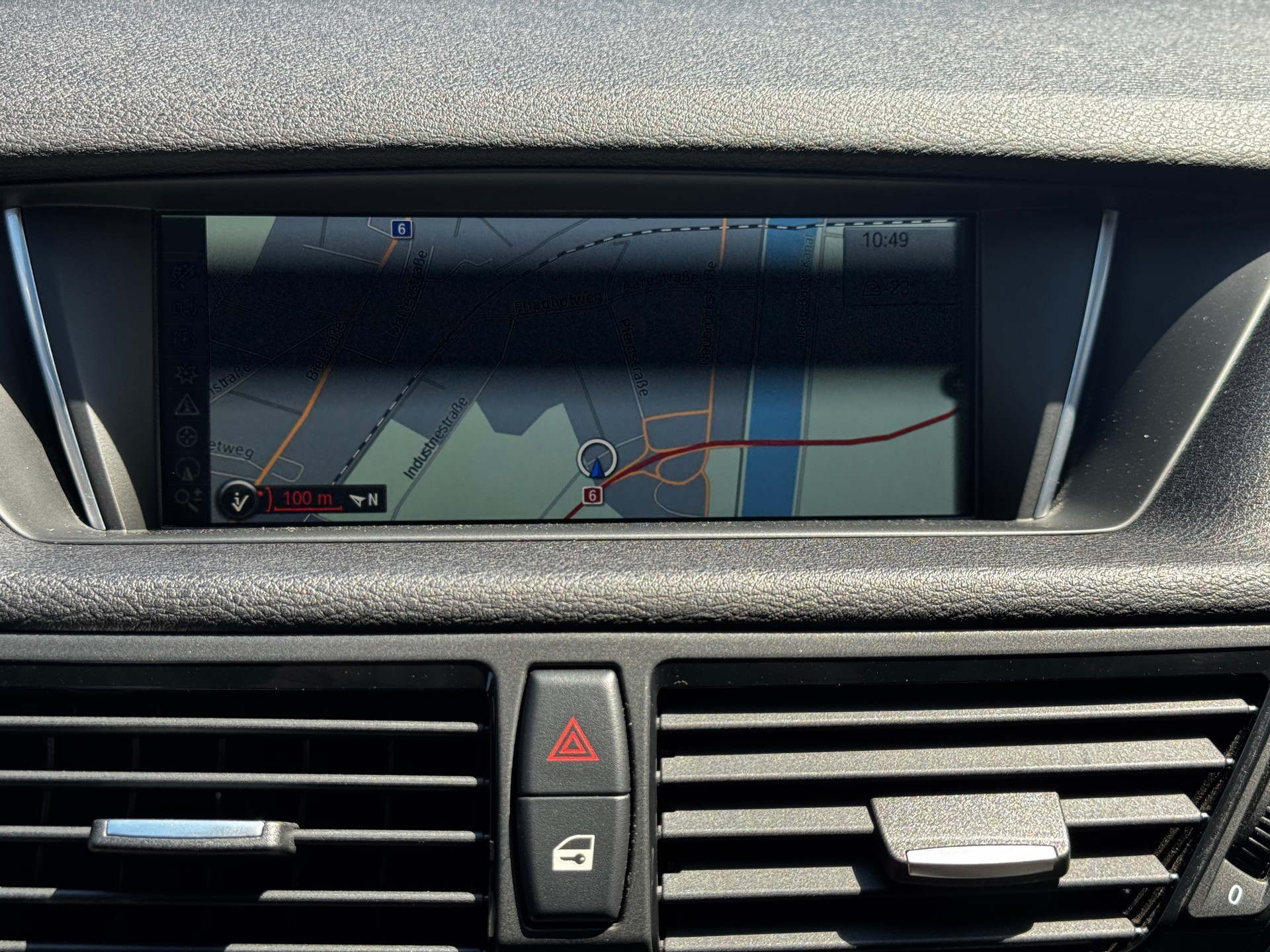 BMW X1 xDrive 18d Sport Line-image-13