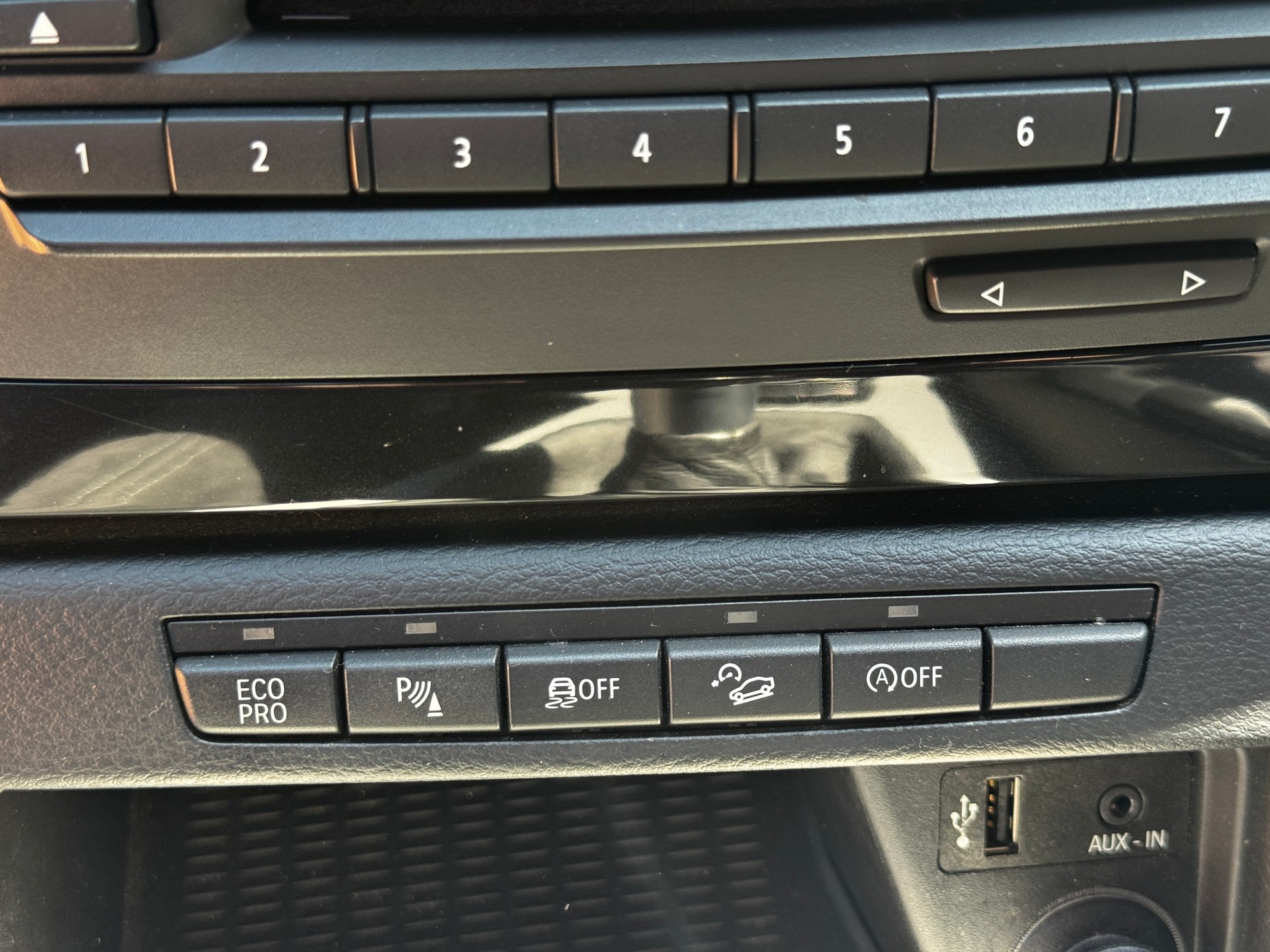 BMW X1 xDrive 18d Sport Line-image-14