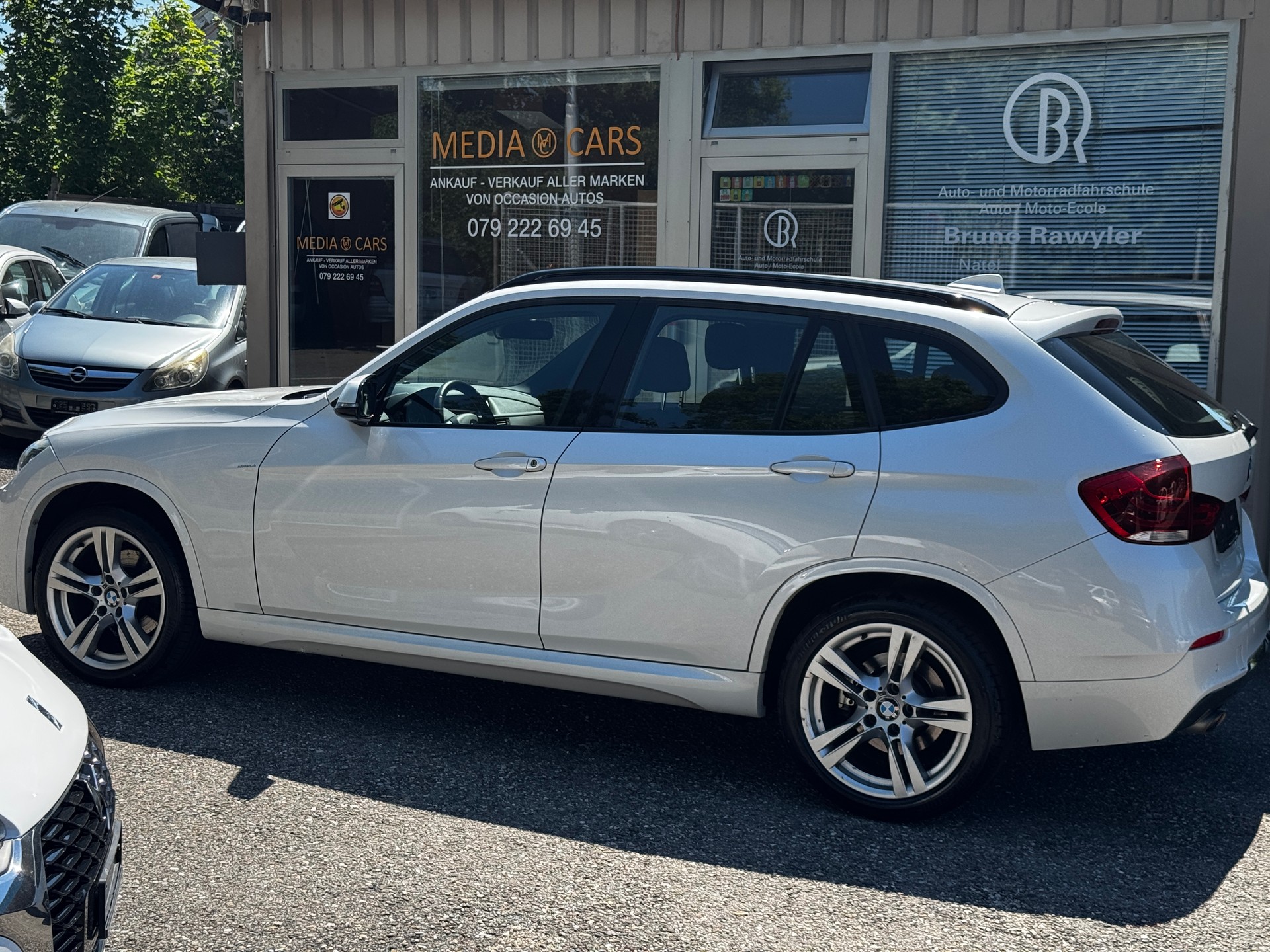 BMW X1 xDrive 18d Sport Line-image-7