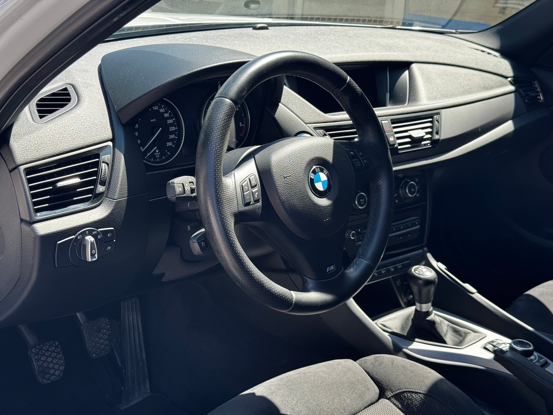 BMW X1 xDrive 18d Sport Line-image-9