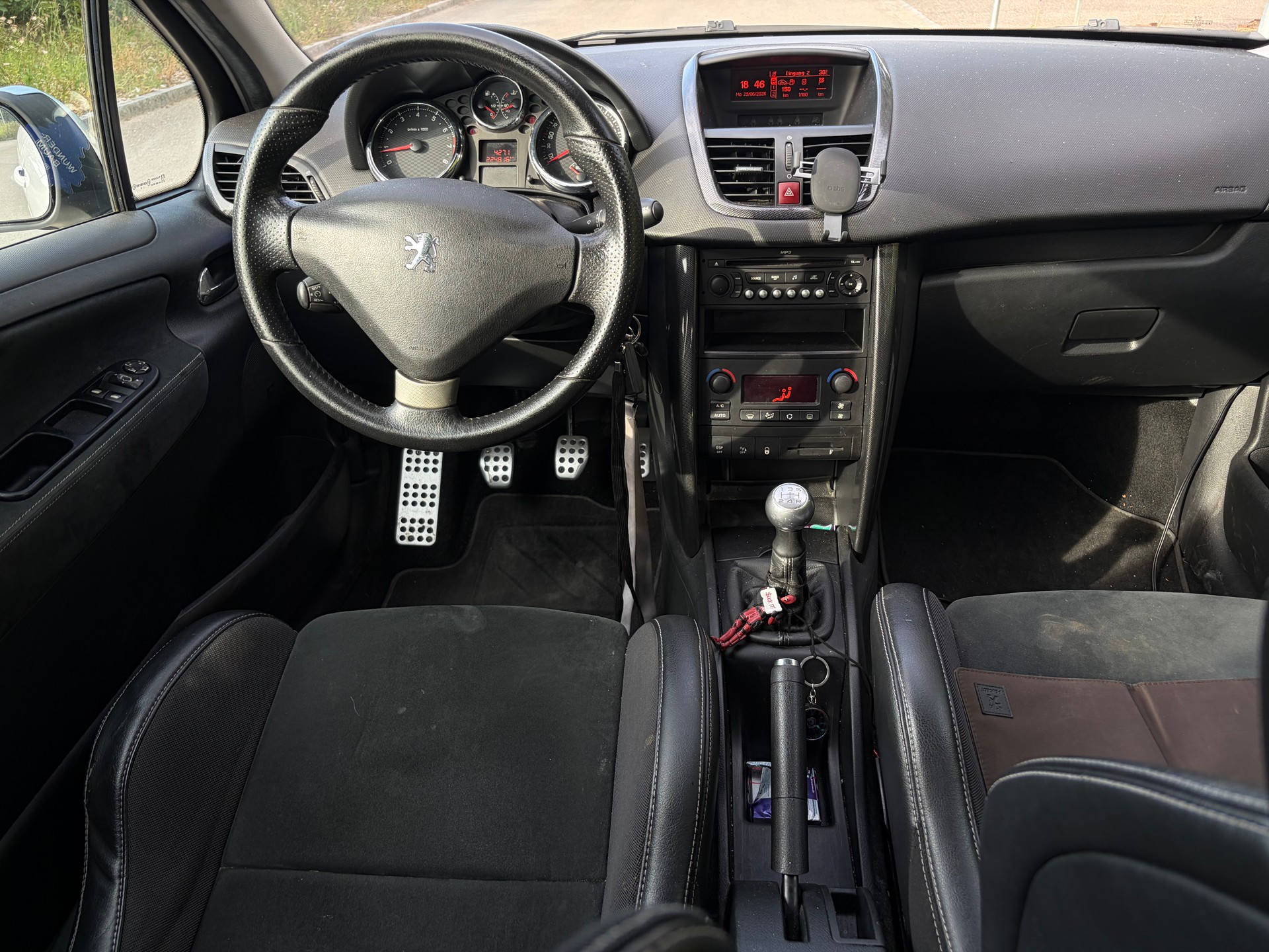 PEUGEOT 207 1.6 16V Turbo GTi RS-image-1