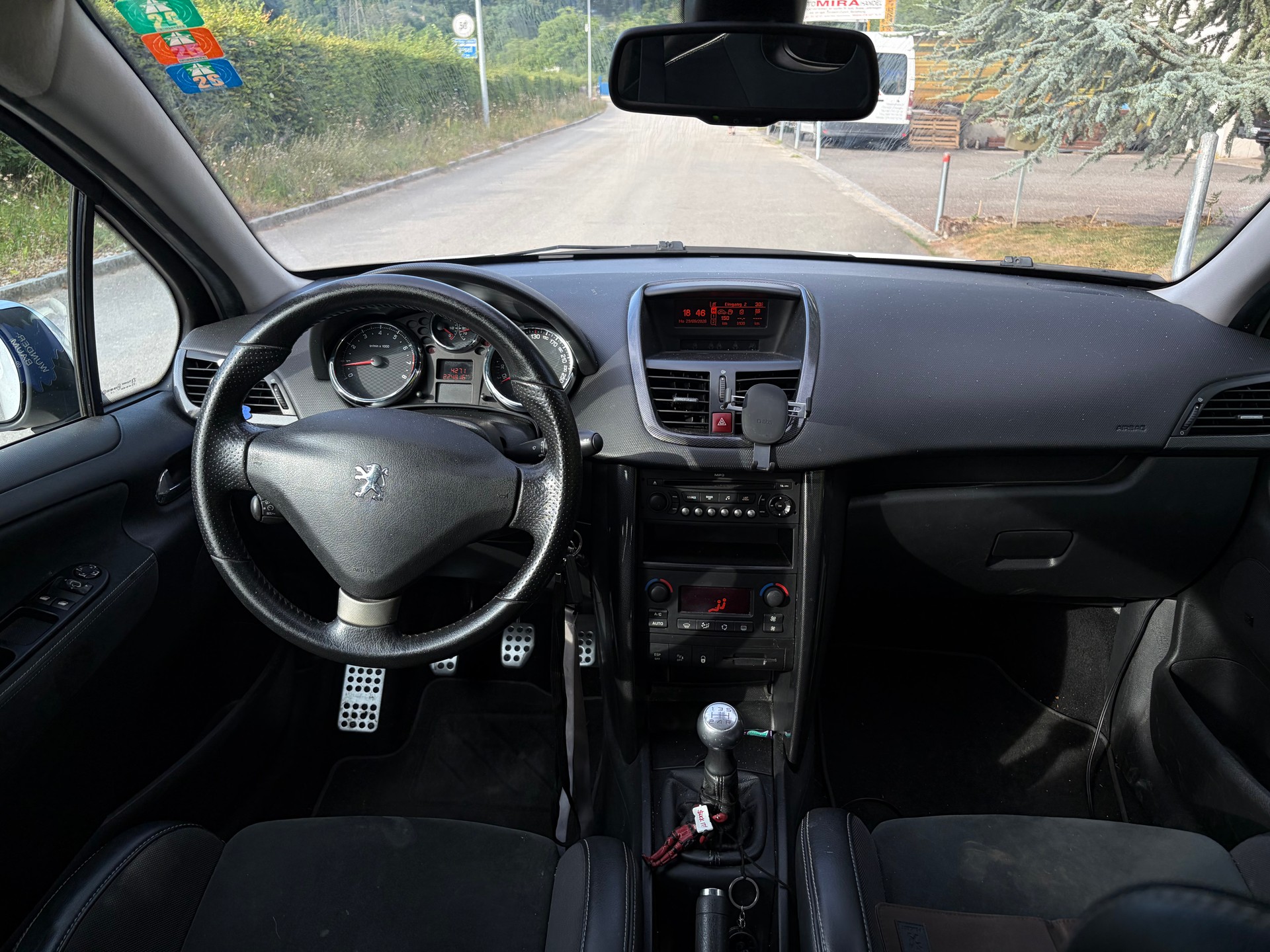 PEUGEOT 207 1.6 16V Turbo GTi RS-image-6