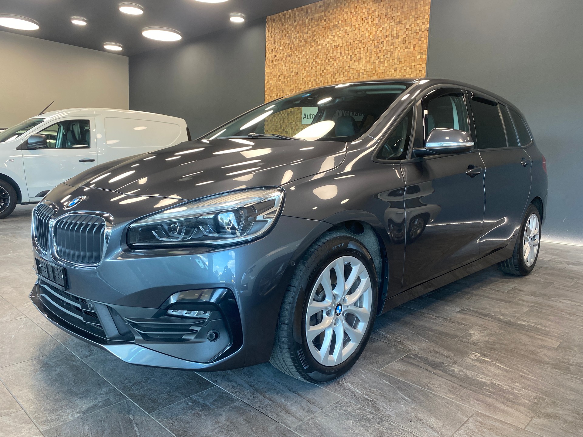 BMW 220d xDrive Gran Tourer Steptronic Sport Line-image-0