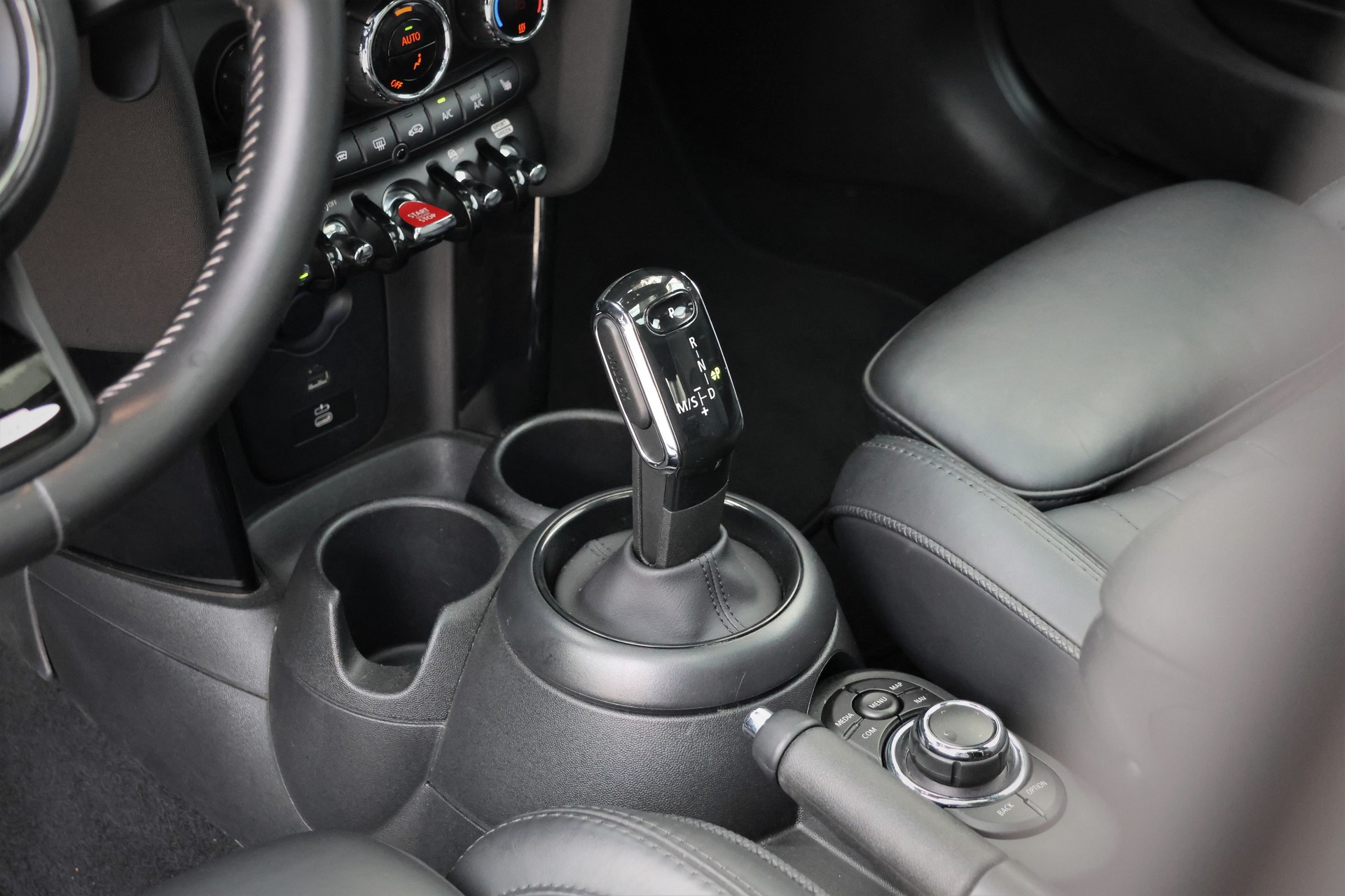 MINI Cooper John Cooper Works Steptronic (CH)-image-11