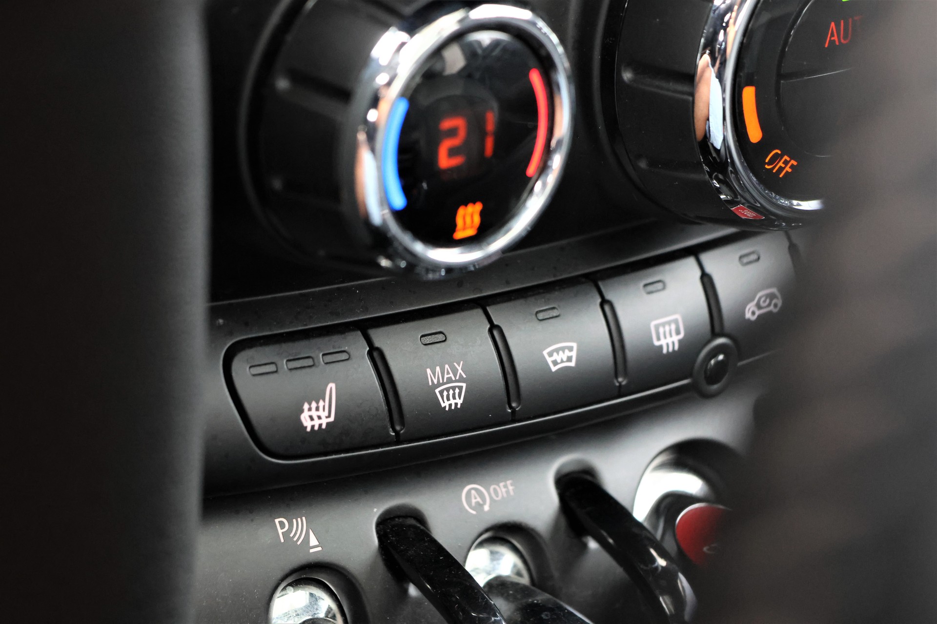 MINI Cooper John Cooper Works Steptronic (CH)-image-25