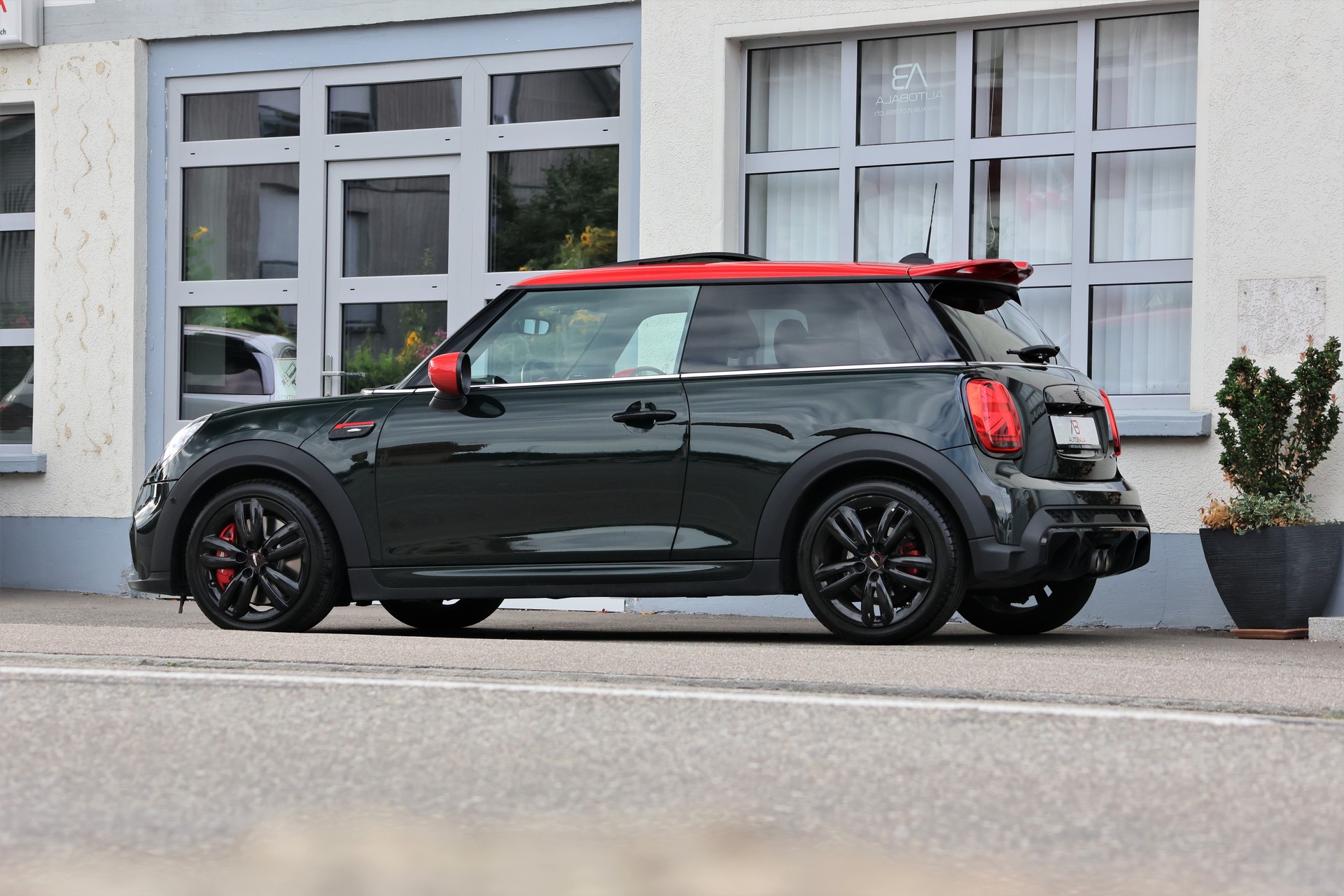 MINI Cooper John Cooper Works Steptronic (CH)-image-3