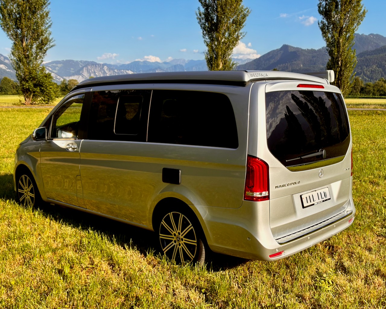 MERCEDES-BENZ 250 d 4Matic-image-4