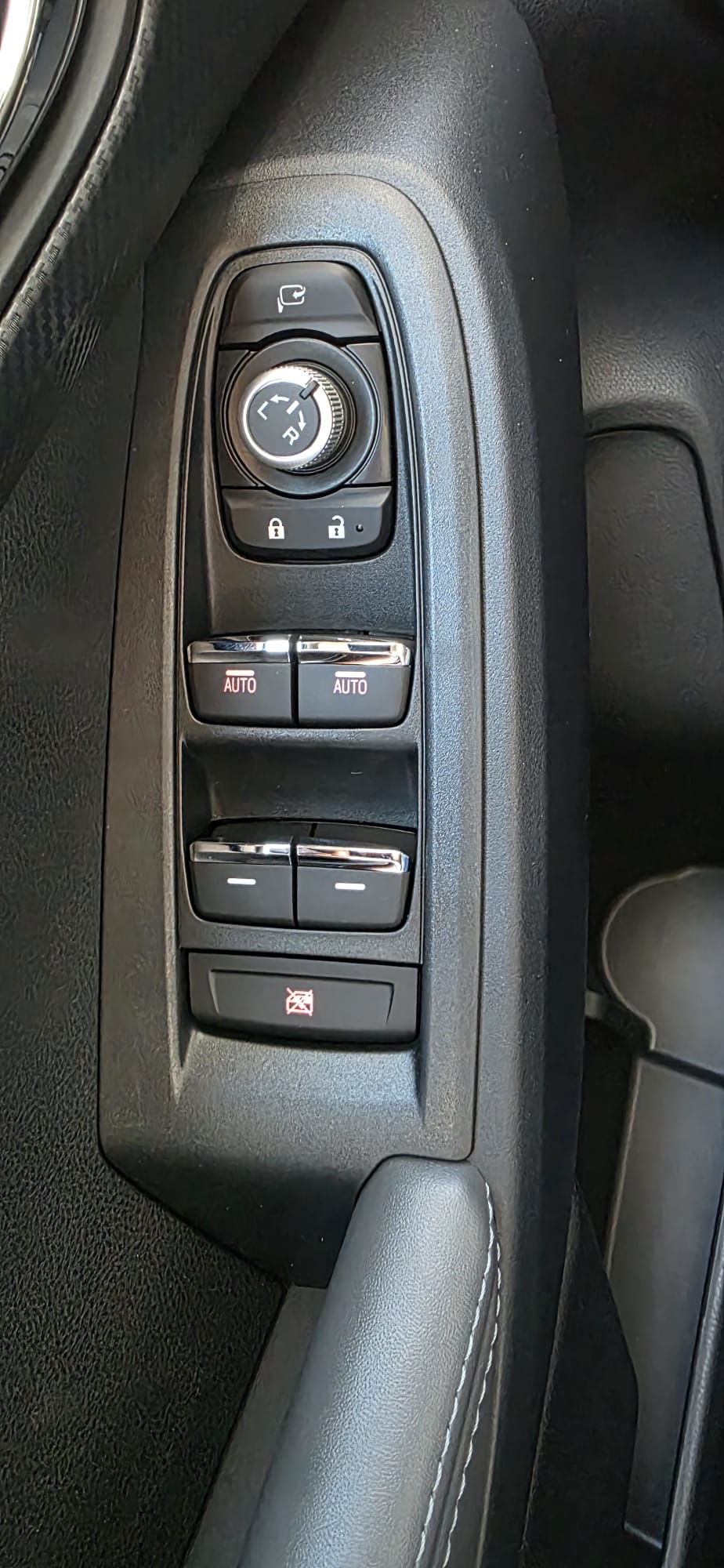 SUBARU Crosstrek 2.0 e-Boxer Swiss Plus AWD Lineartronic-image-16