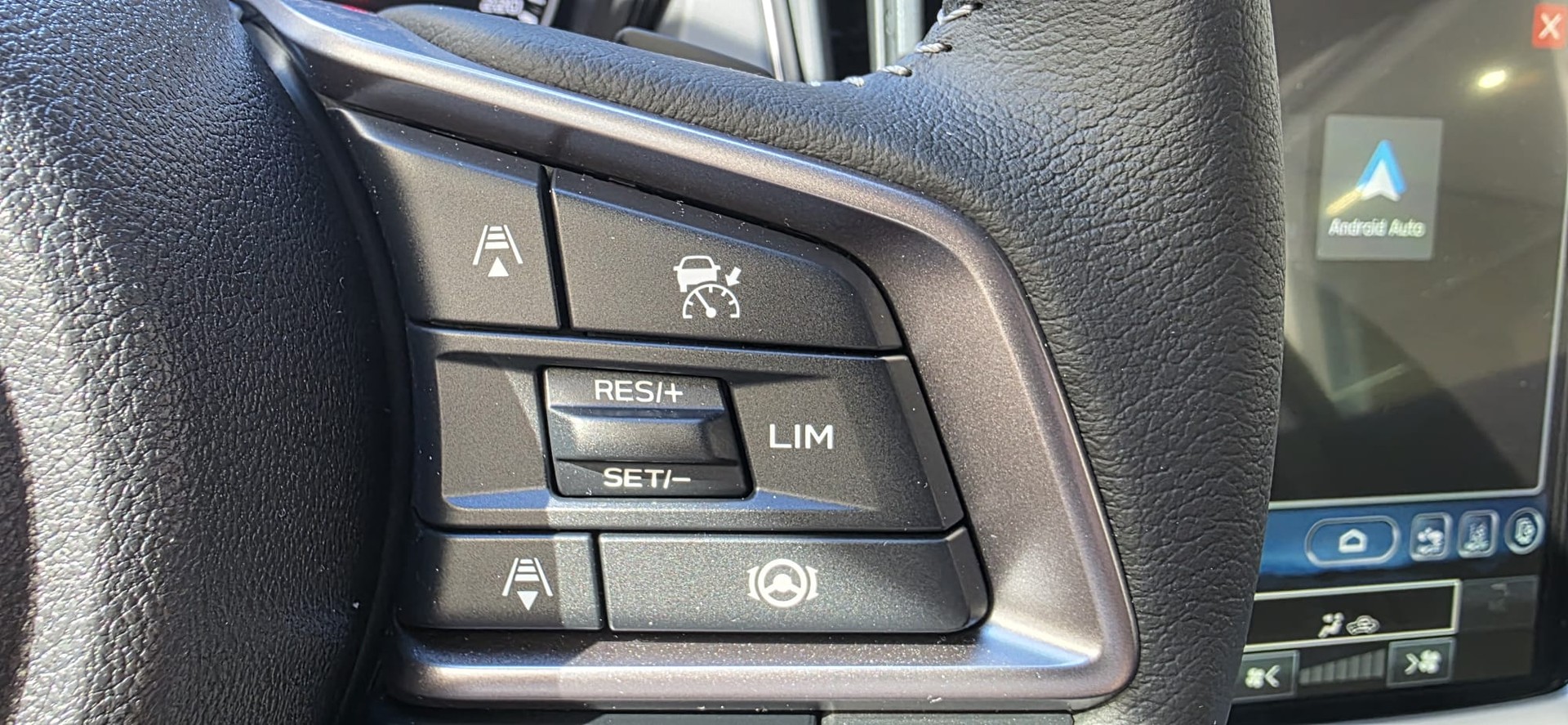 SUBARU Crosstrek 2.0 e-Boxer Swiss Plus AWD Lineartronic-image-13