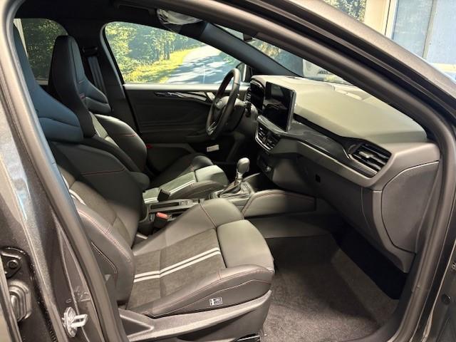 FORD Focus Station Wagon 1.0i EcoB Hybrid 155 ST-Line X-image-4