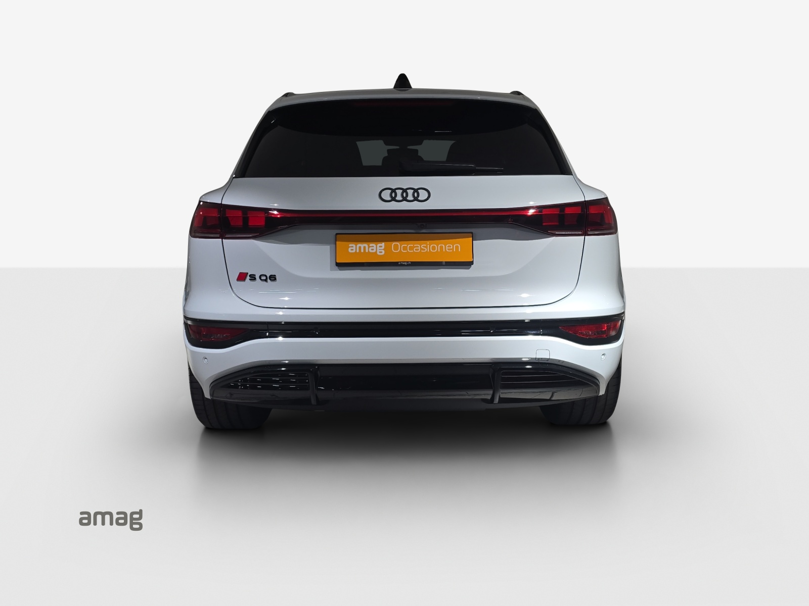 AUDI SQ6 e-tron quattro-showroom-element-3