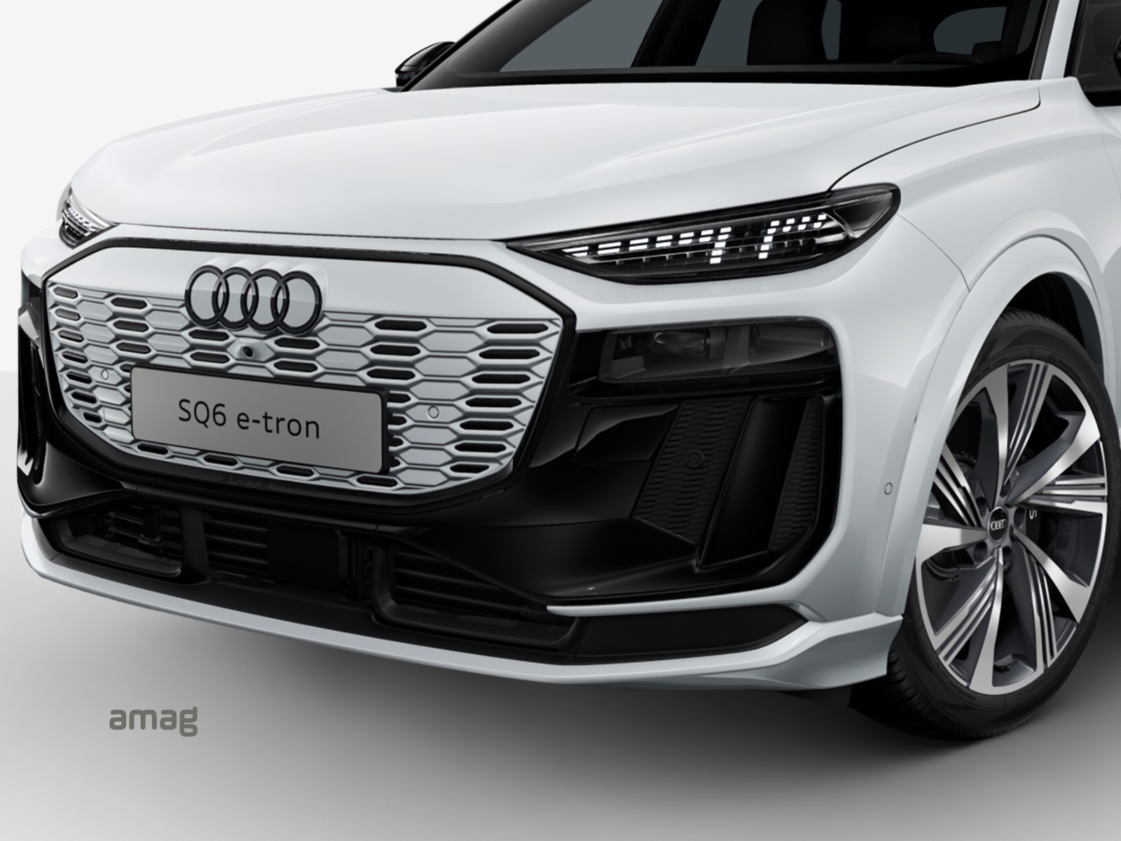 AUDI SQ6 e-tron quattro-image-4