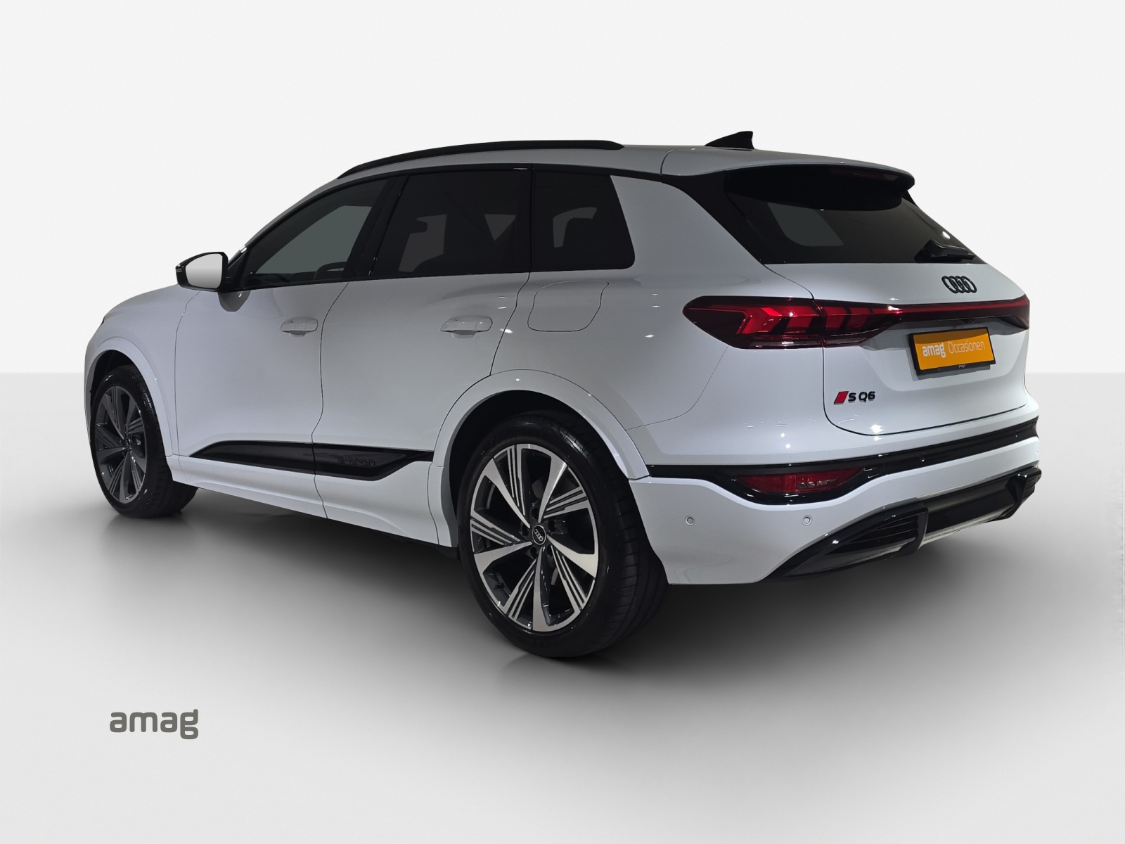 AUDI SQ6 e-tron quattro-showroom-element-2