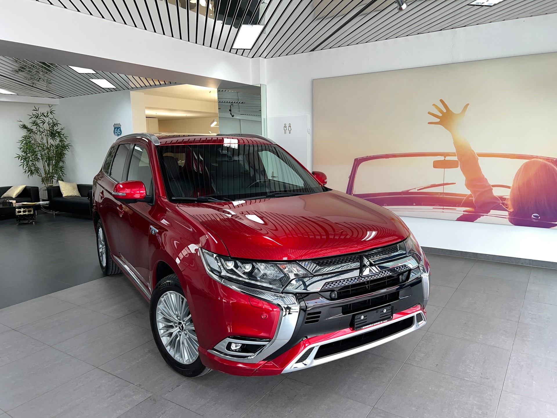 MITSUBISHI Outlander 2.4 PHEV Diamond S-Edition 4WD Automatic-image-0