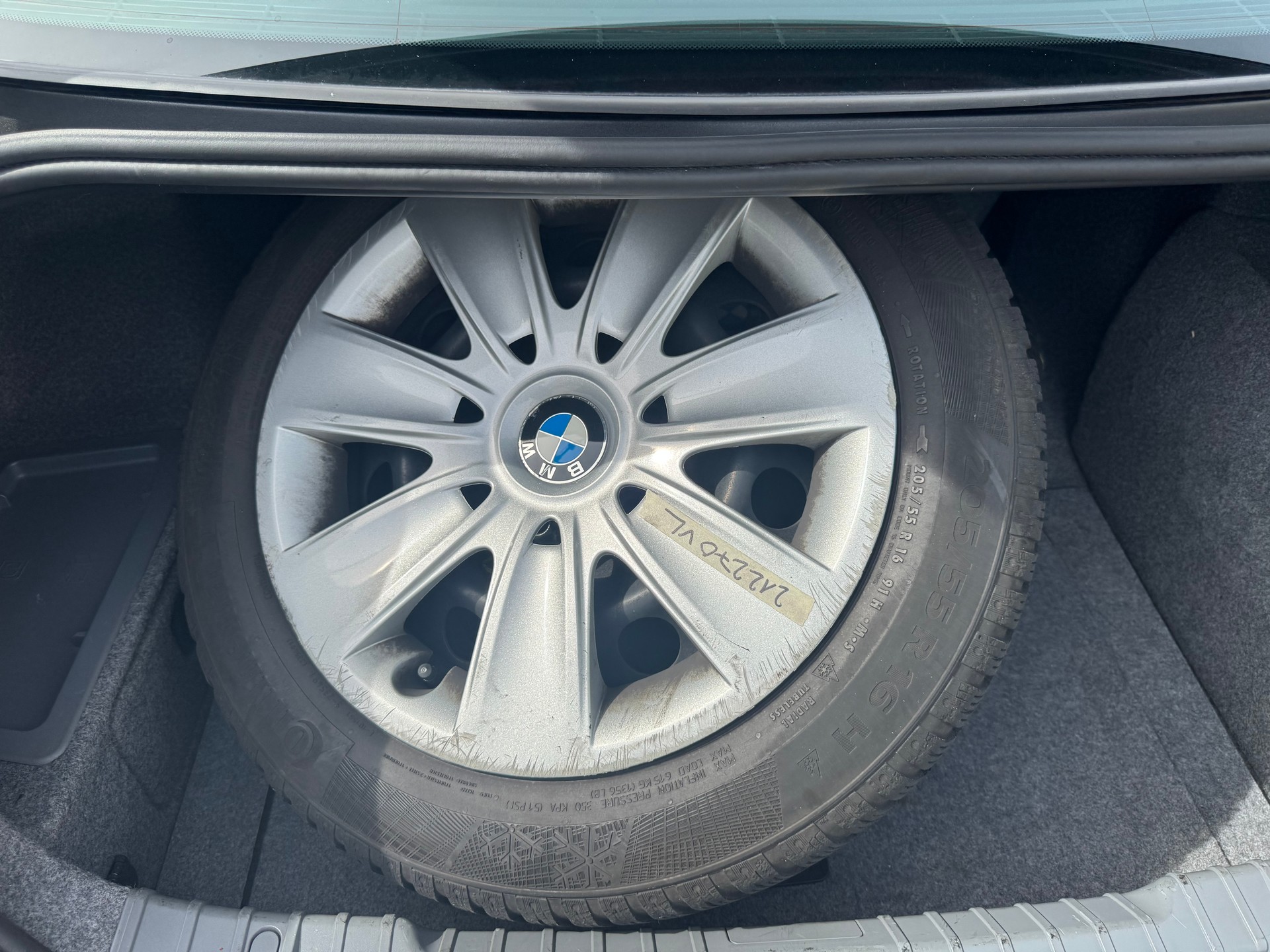 BMW 320i Steptronic-image-12