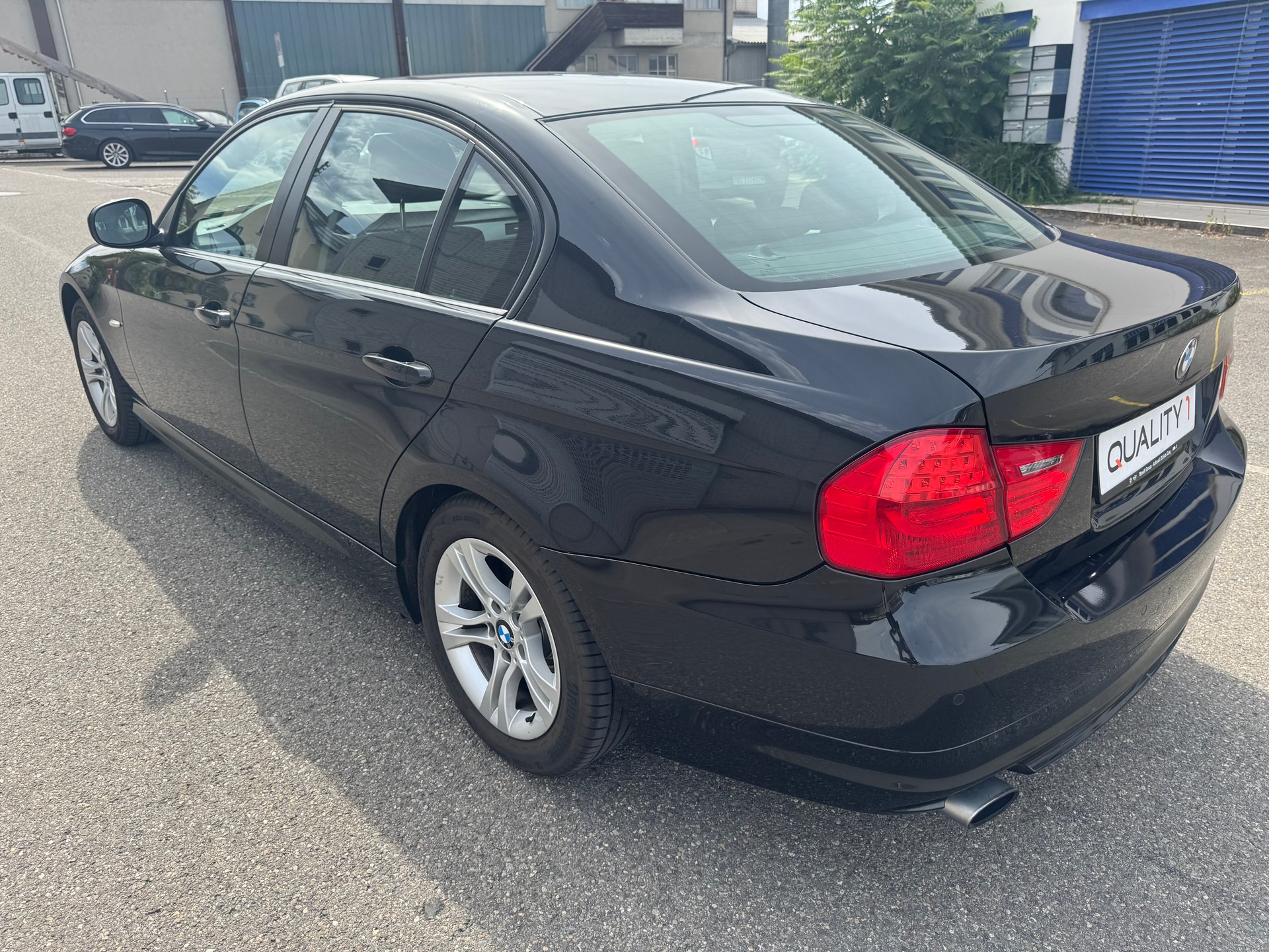 BMW 320i Steptronic-image-6