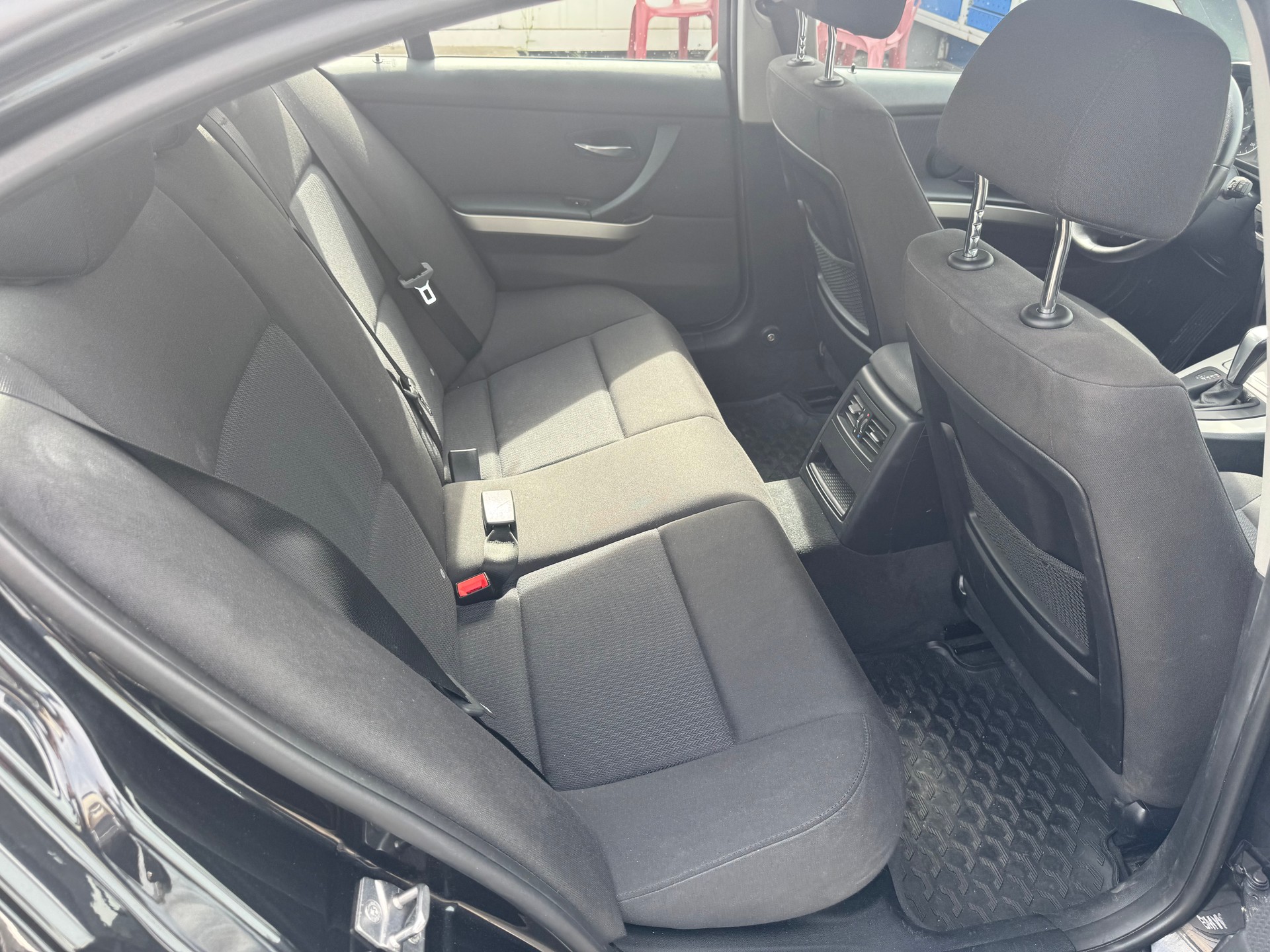 BMW 320i Steptronic-image-11