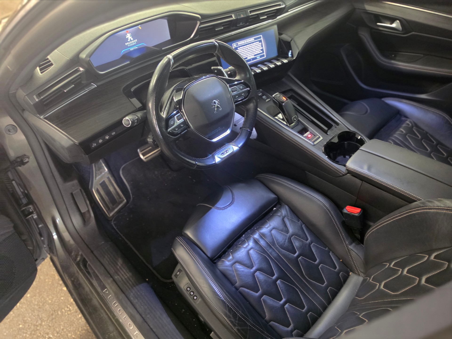 PEUGEOT Break. 2.0 HDI-image-11